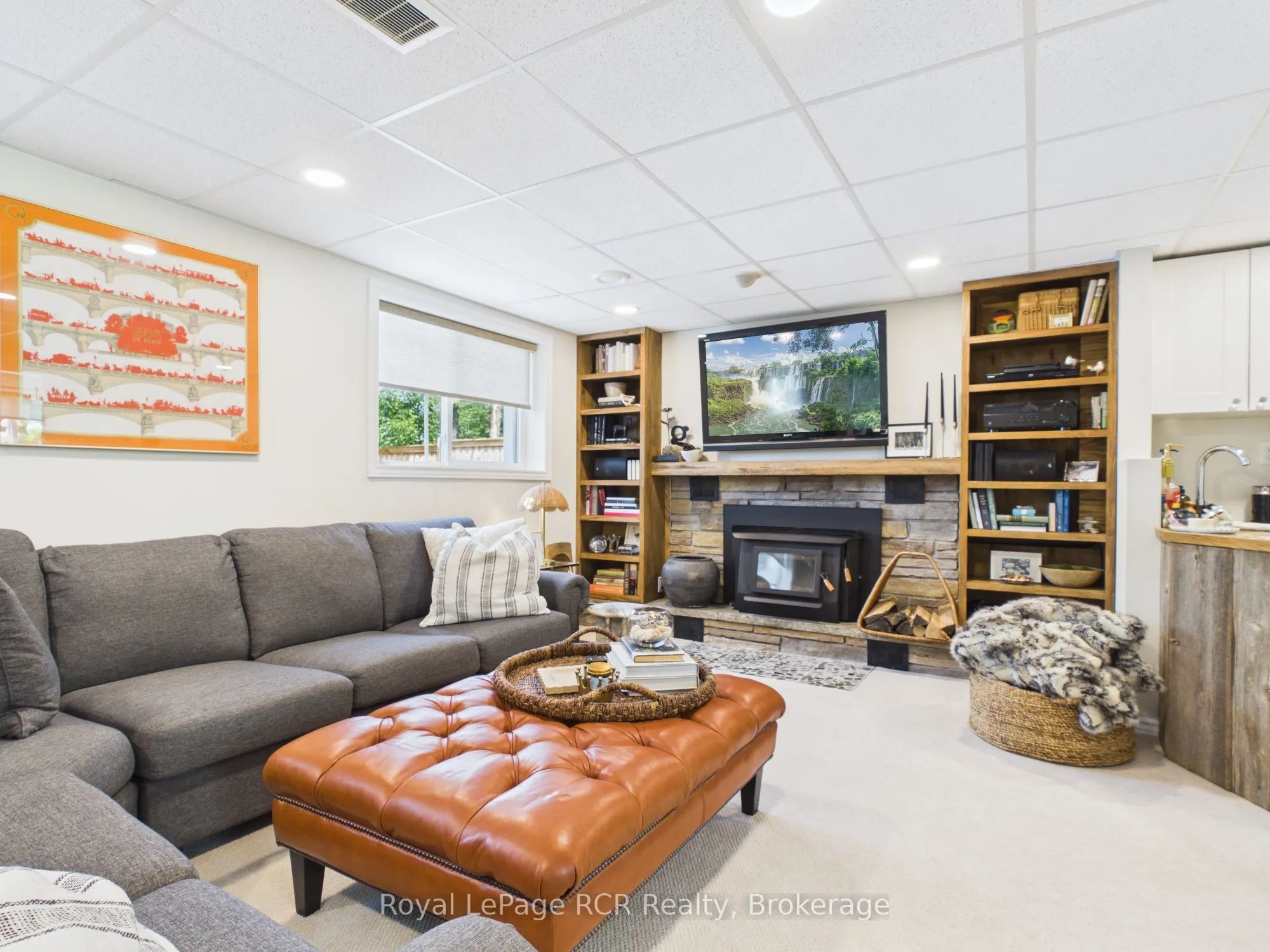 319370 Grey Road 1 Road