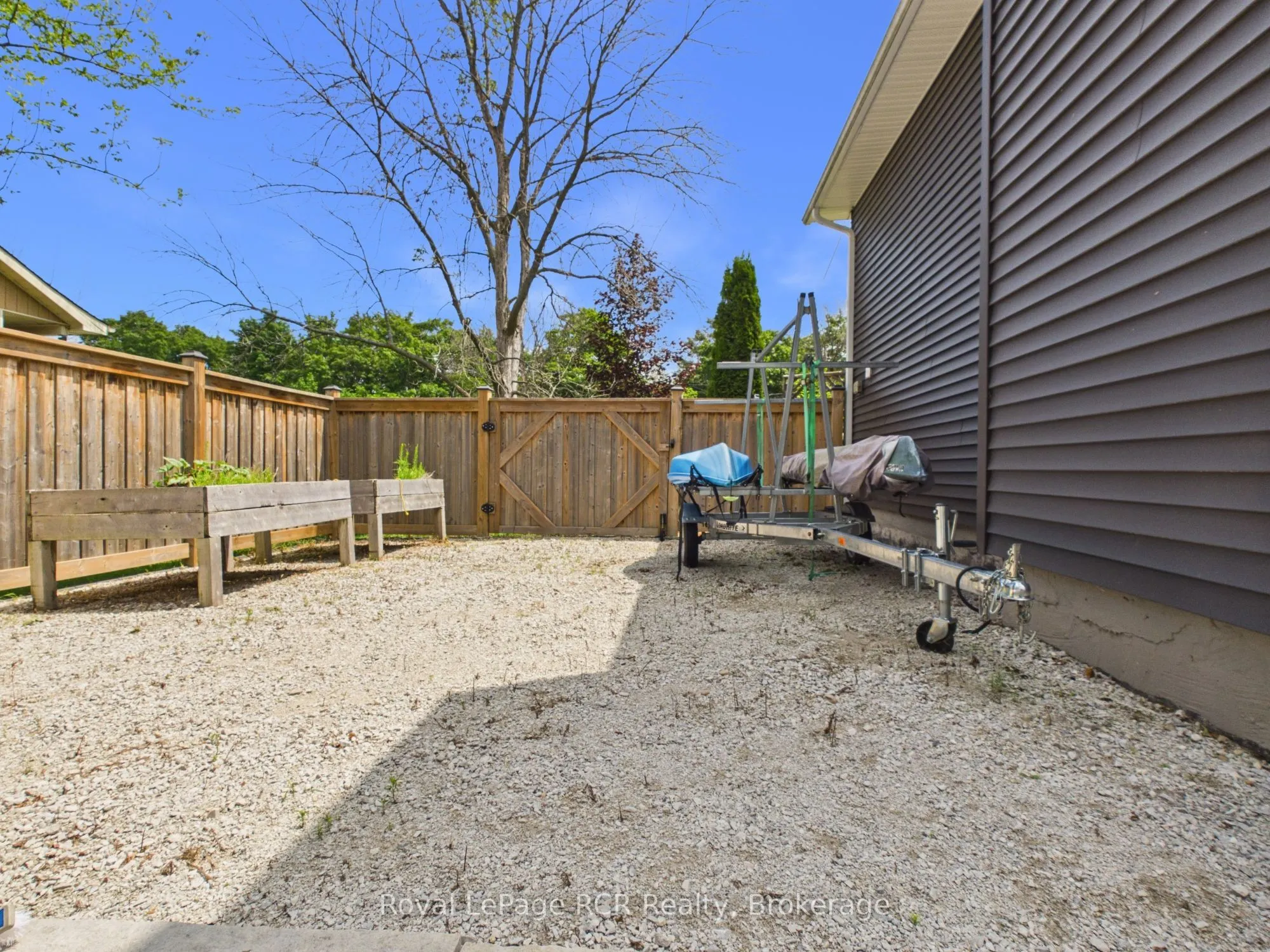 319370 Grey Road 1 Road
