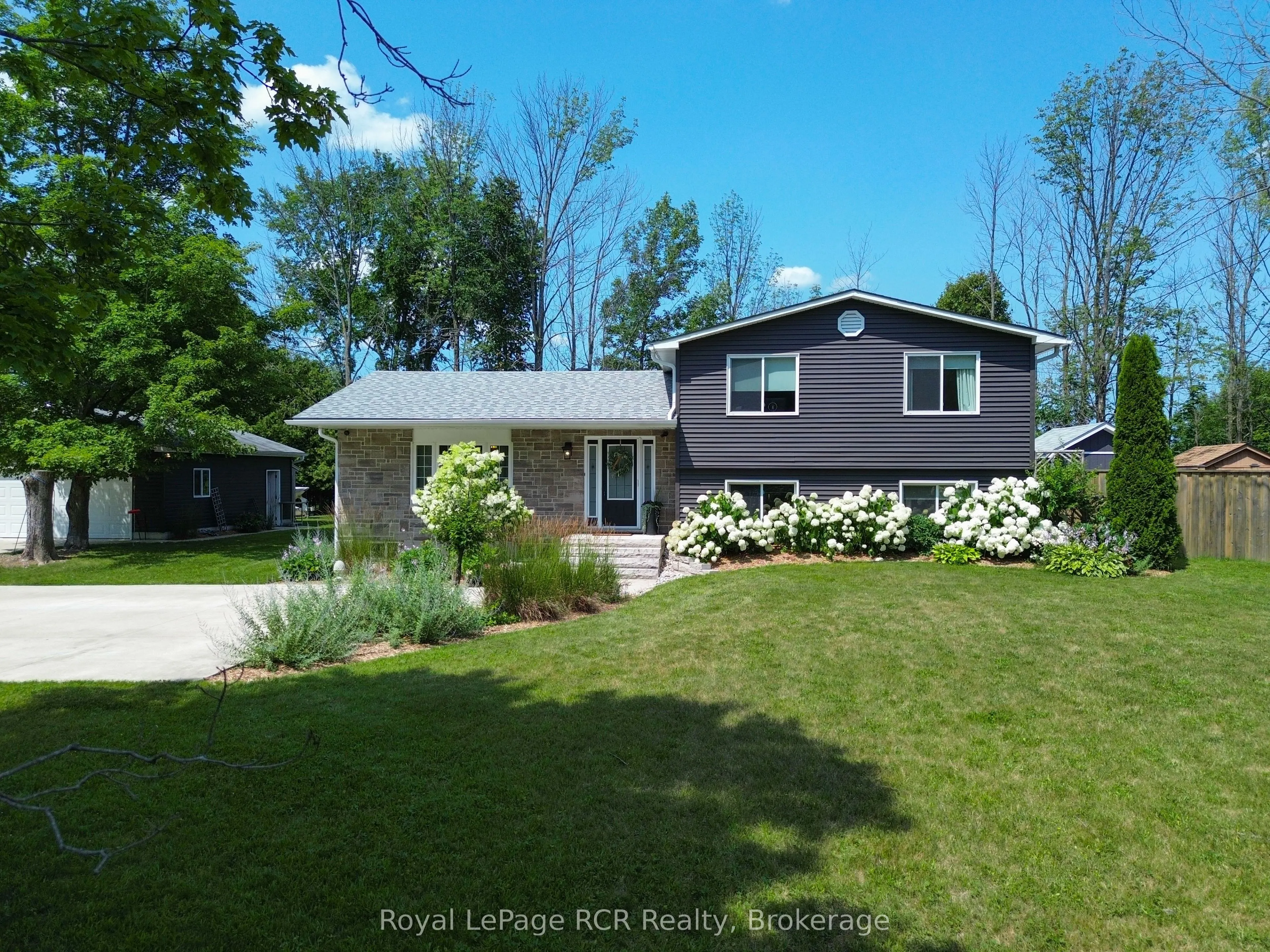 319370 Grey Road 1 Road