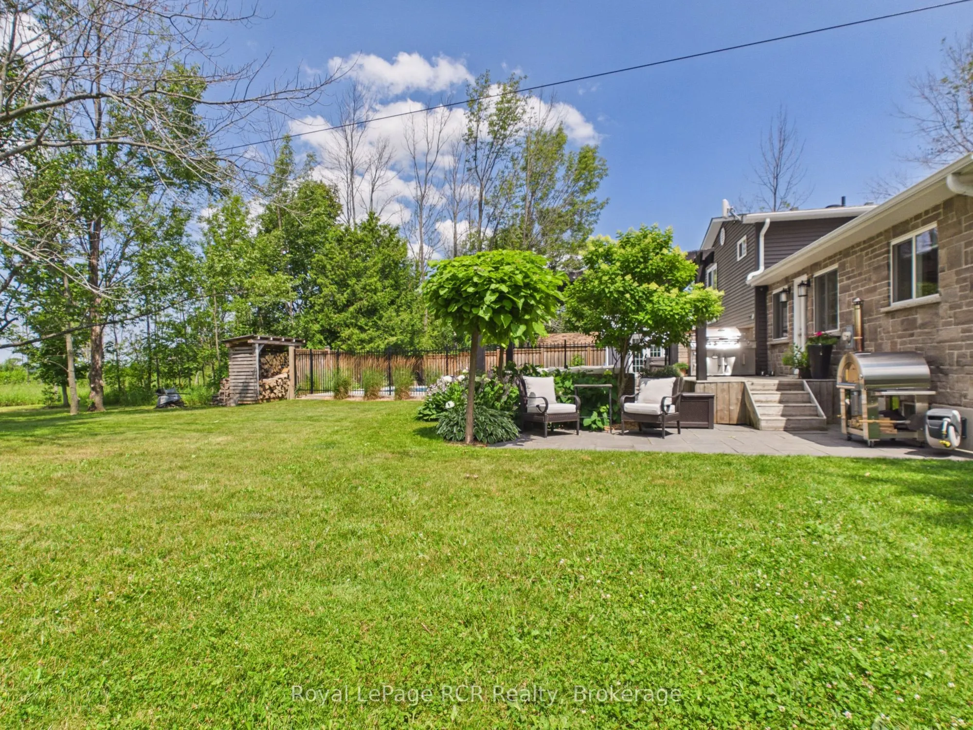 319370 Grey Road 1 Road