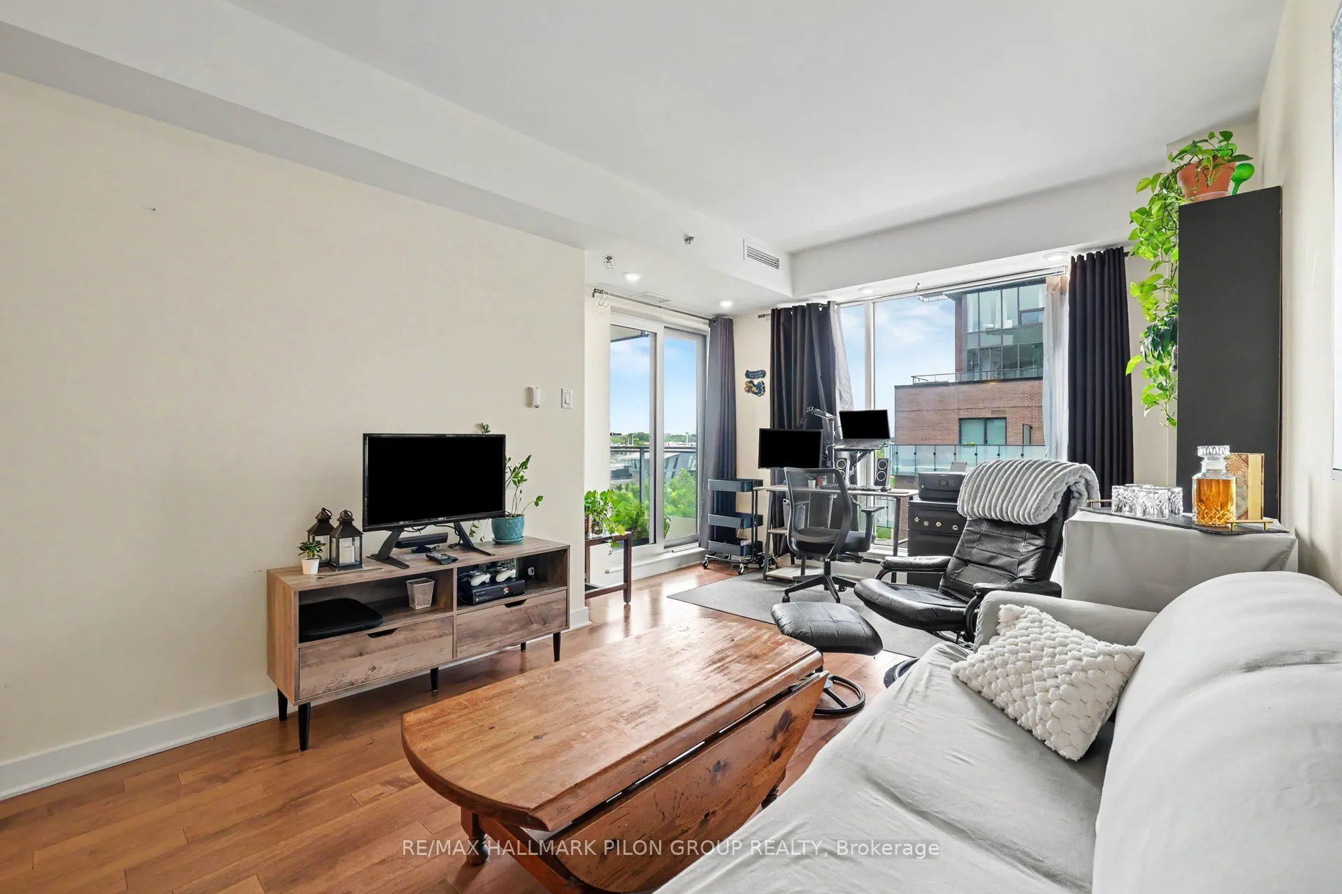 300C Lett Street #619