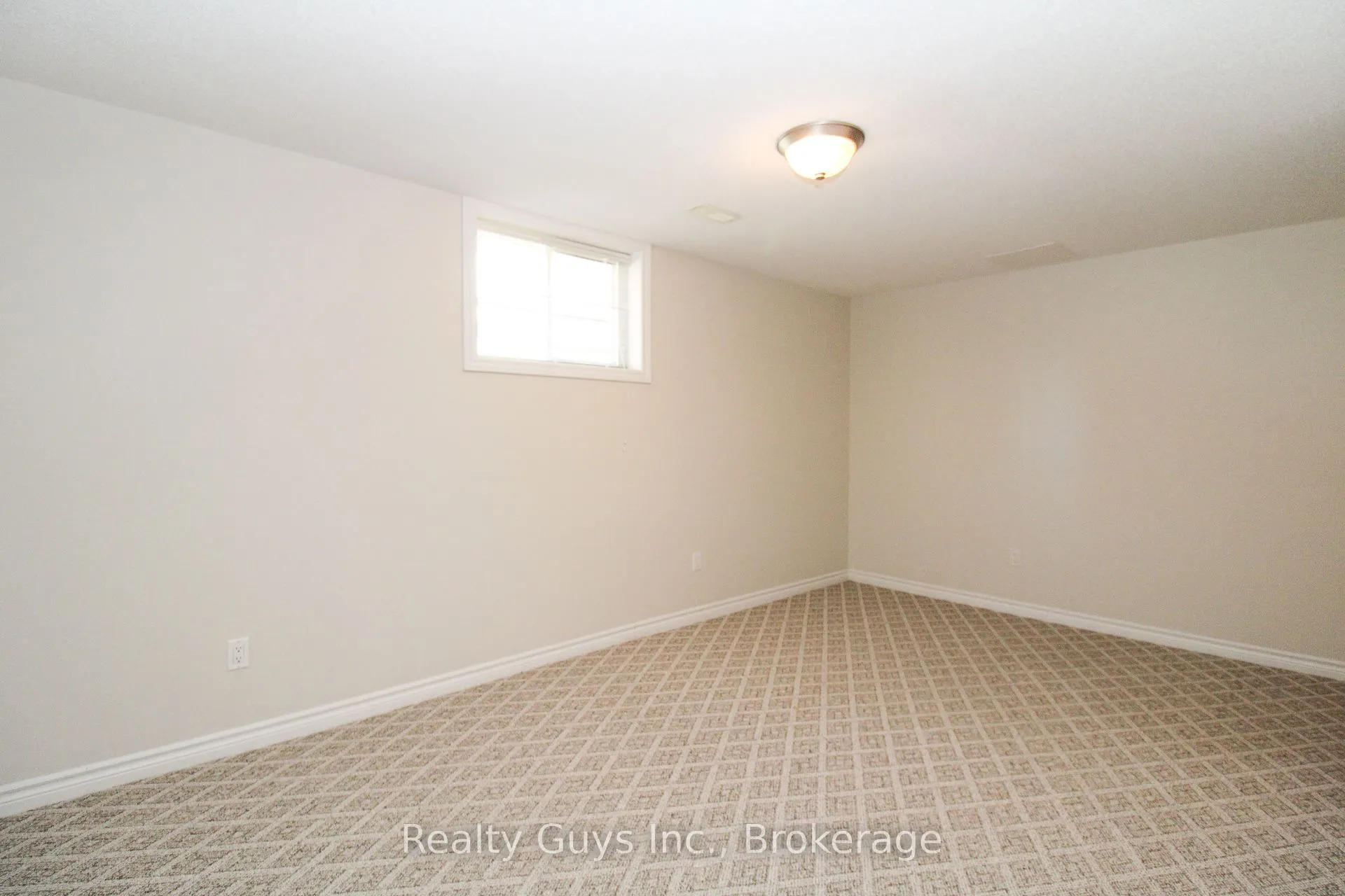1682 Keppler Crescent