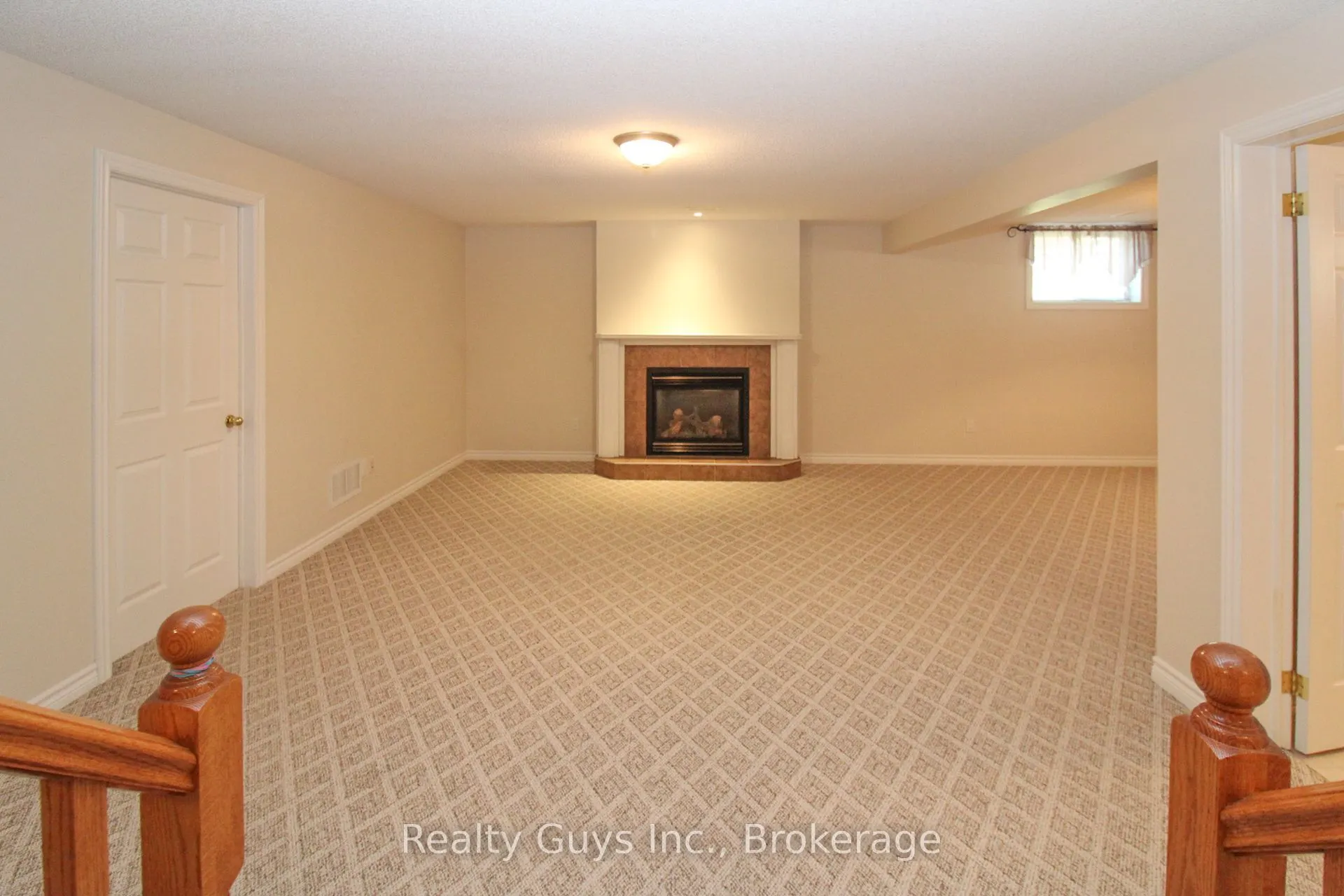 1682 Keppler Crescent
