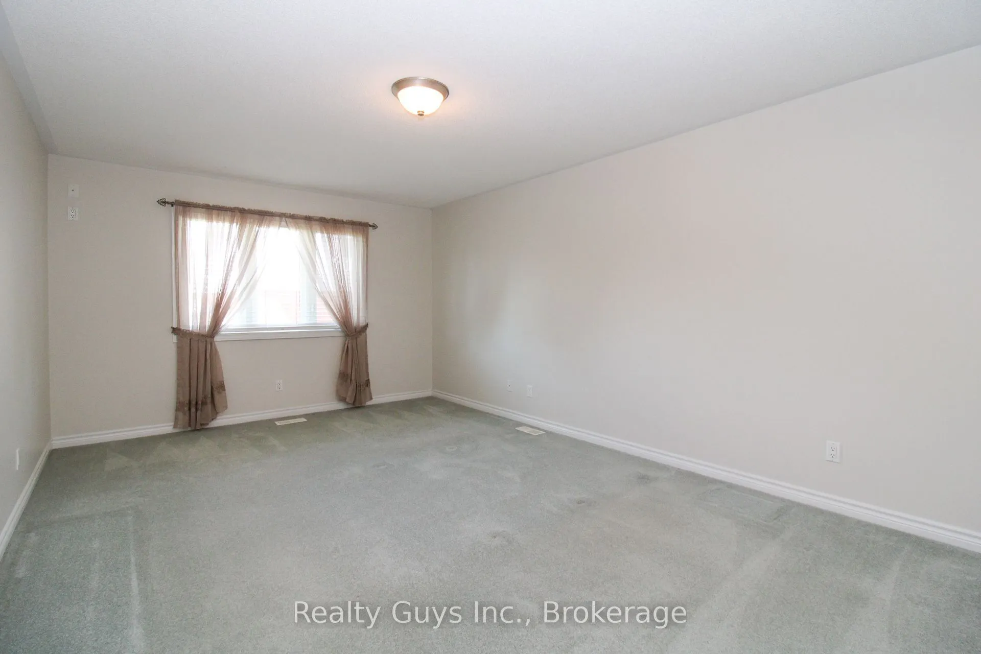 1682 Keppler Crescent