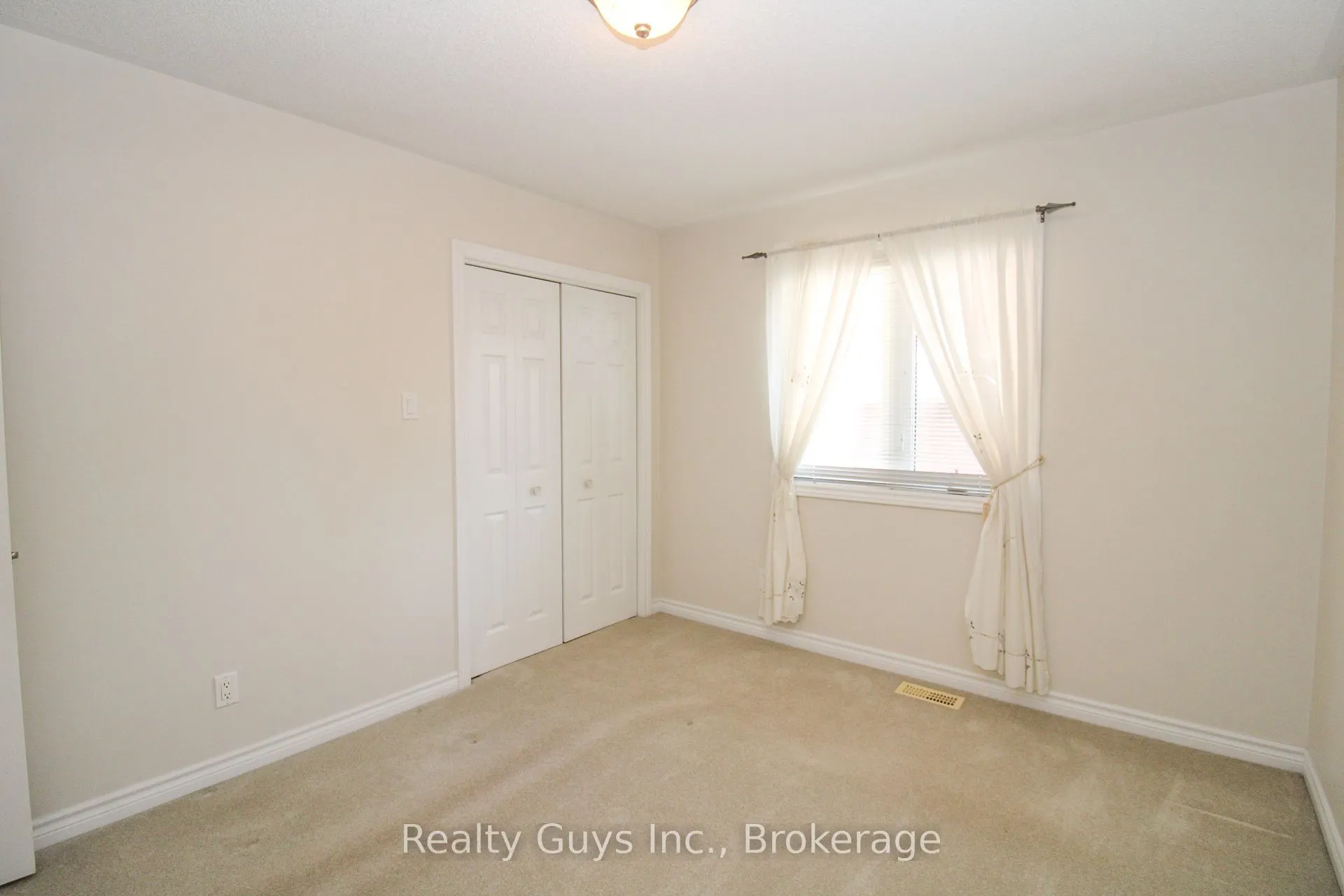 1682 Keppler Crescent