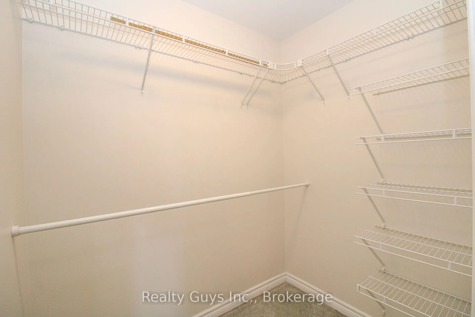 1682 Keppler Crescent