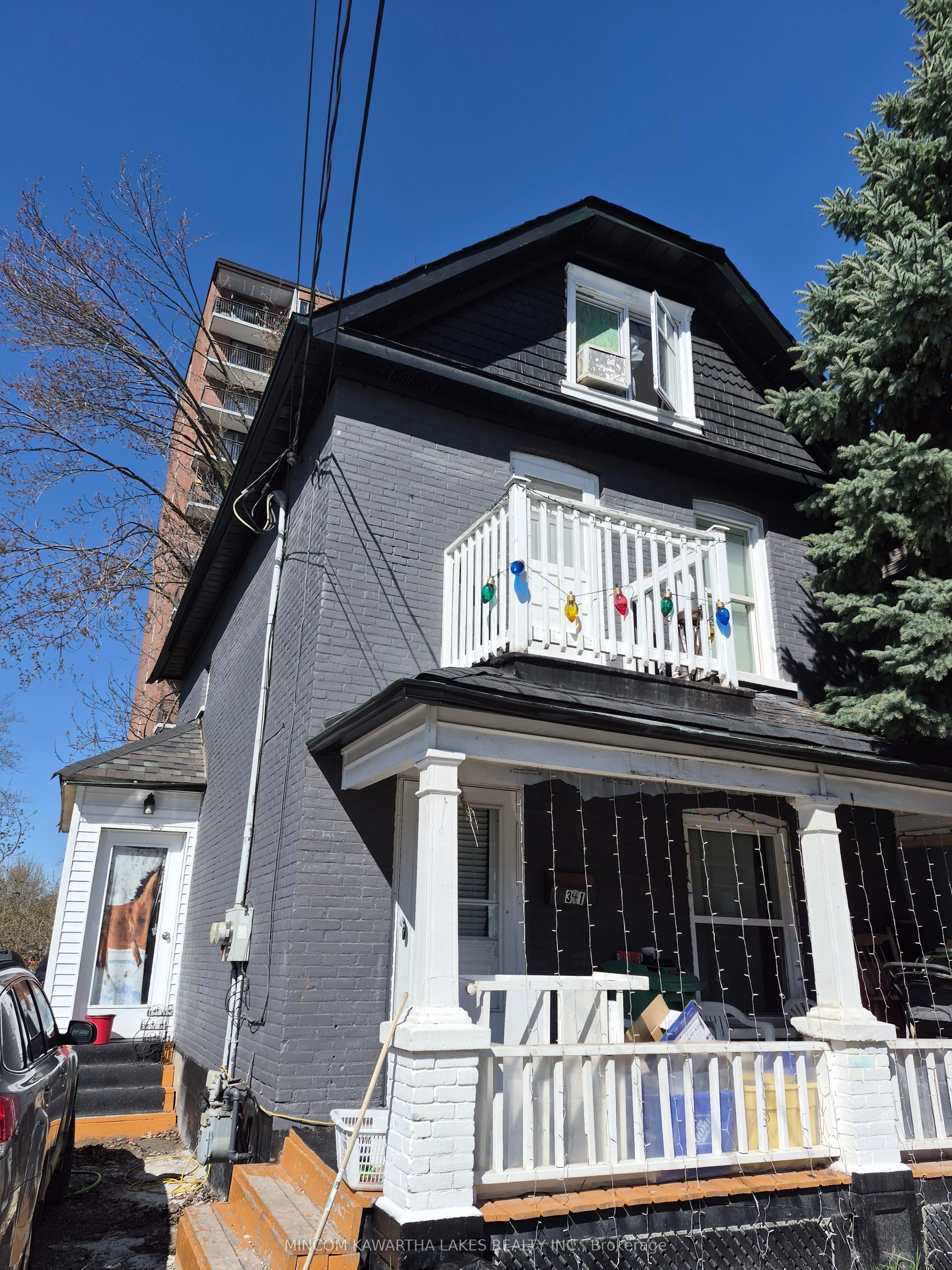 341 George Street S