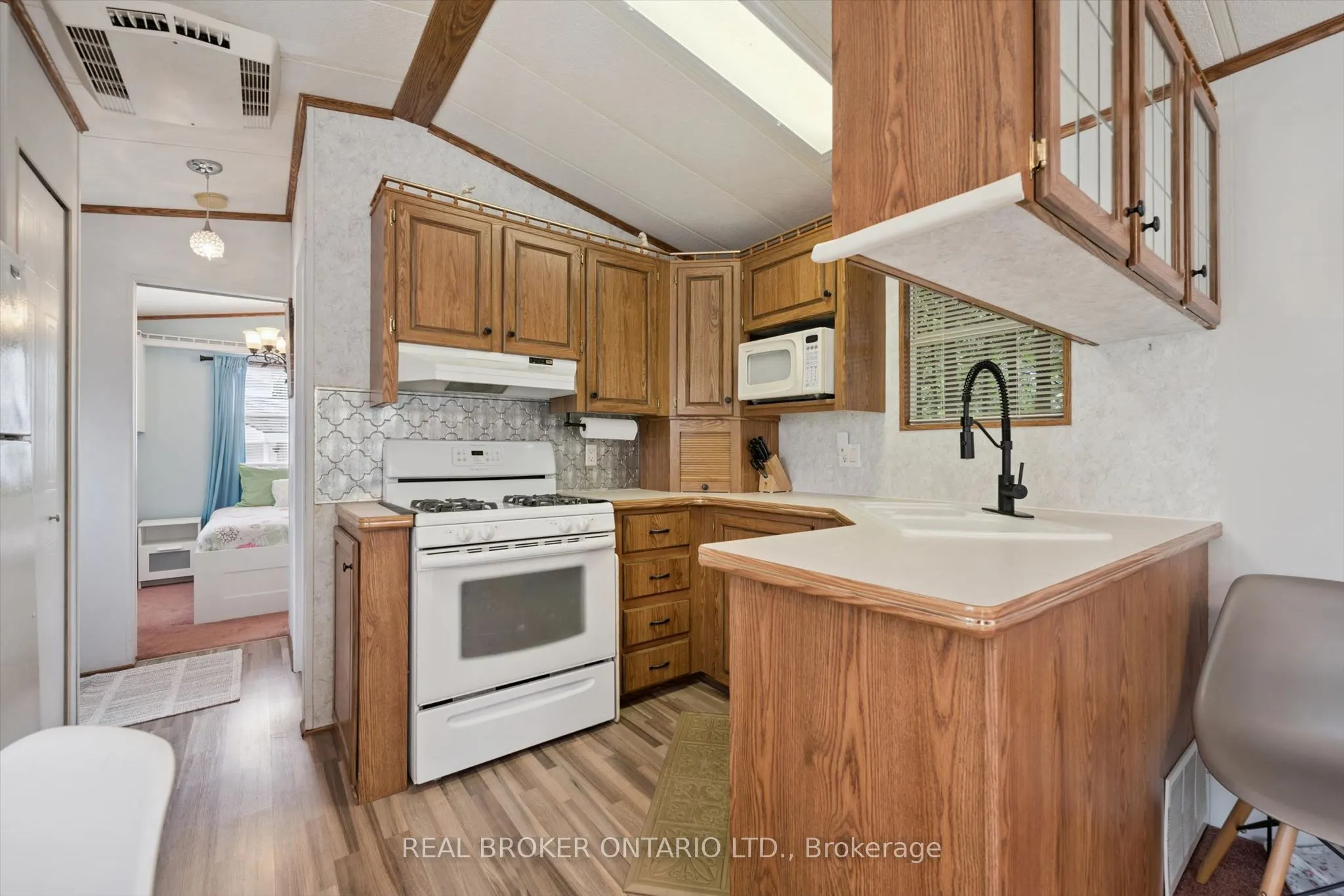 218 Beach Road