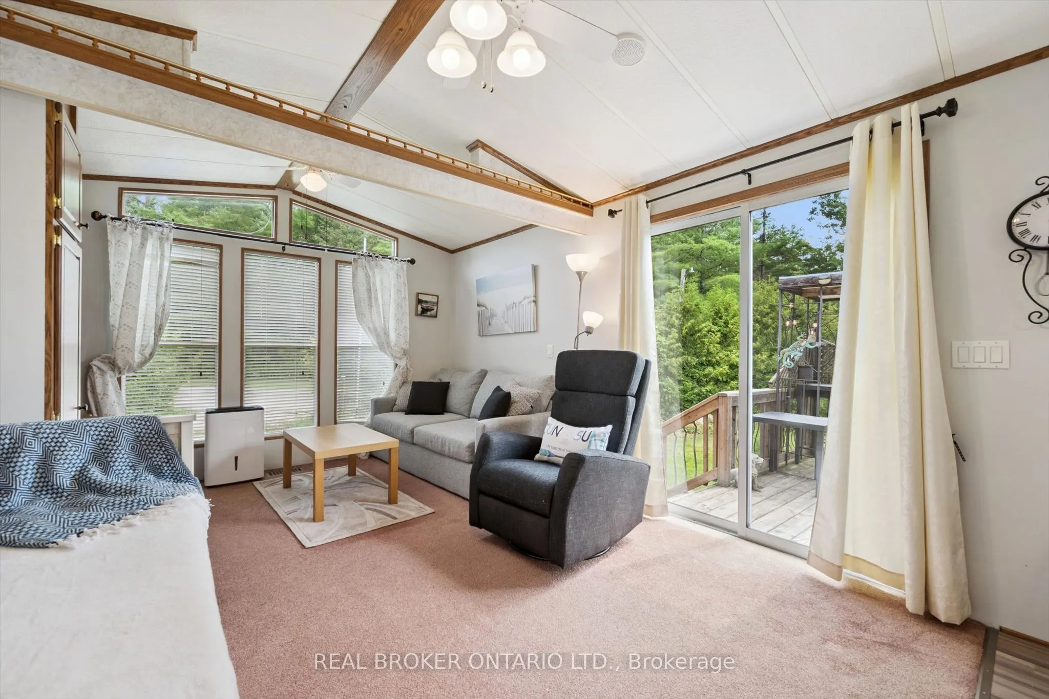 218 Beach Road