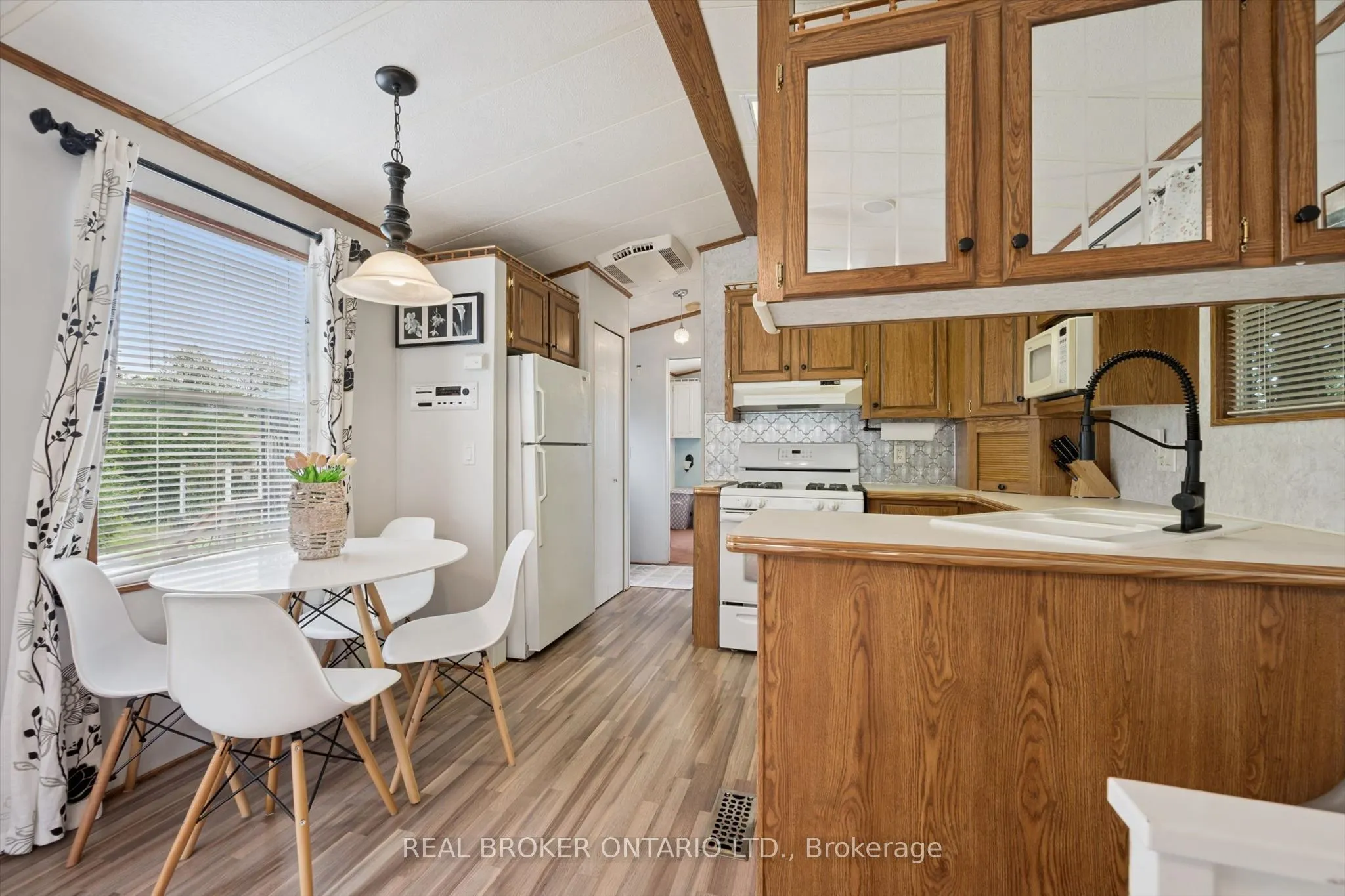 218 Beach Road
