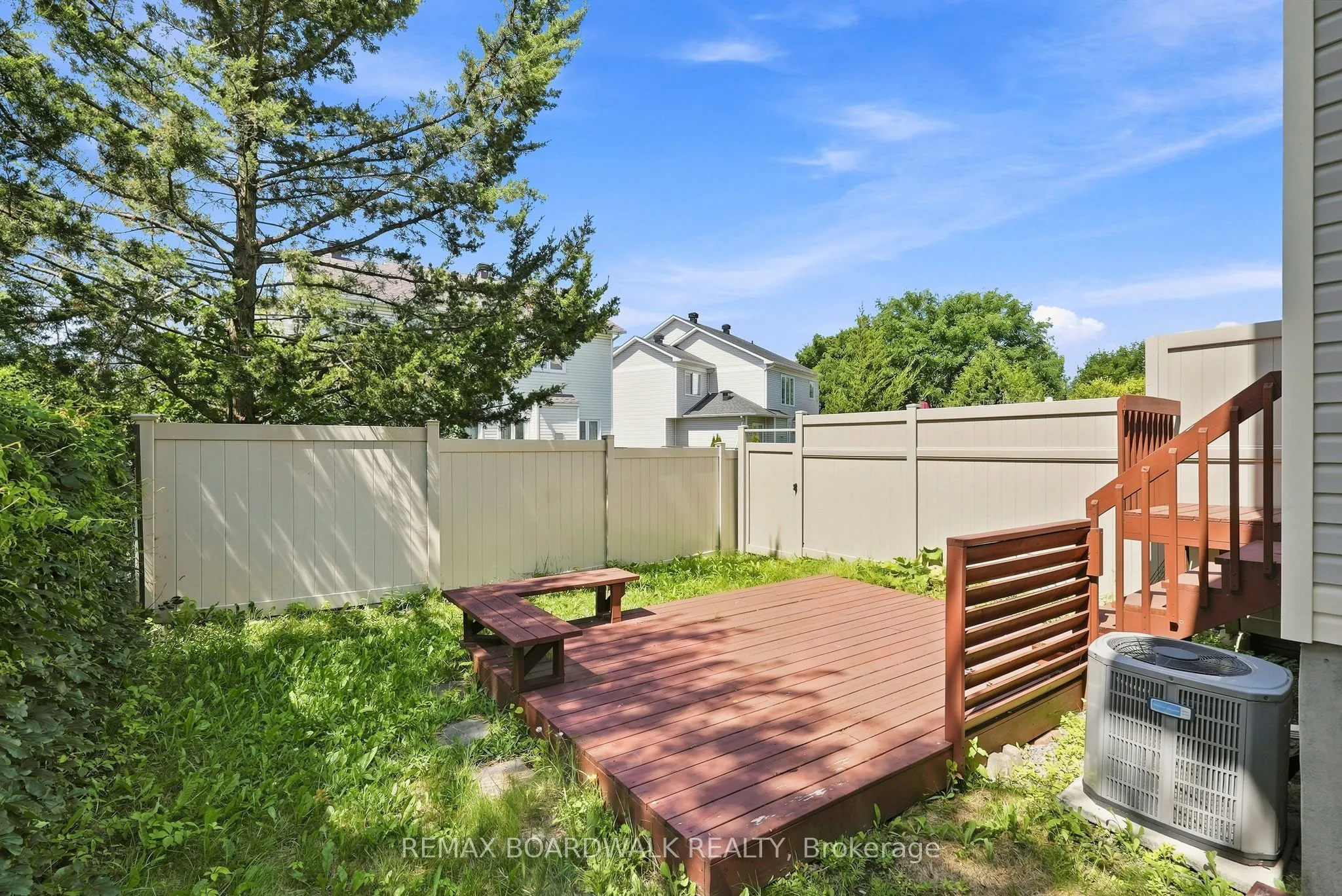 5981 Pineglade Crescent