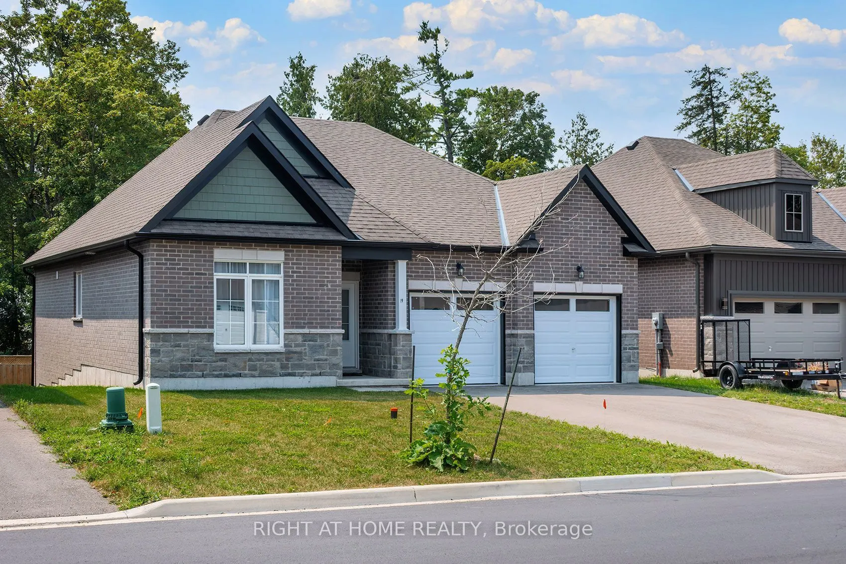 19 Hillcroft Way