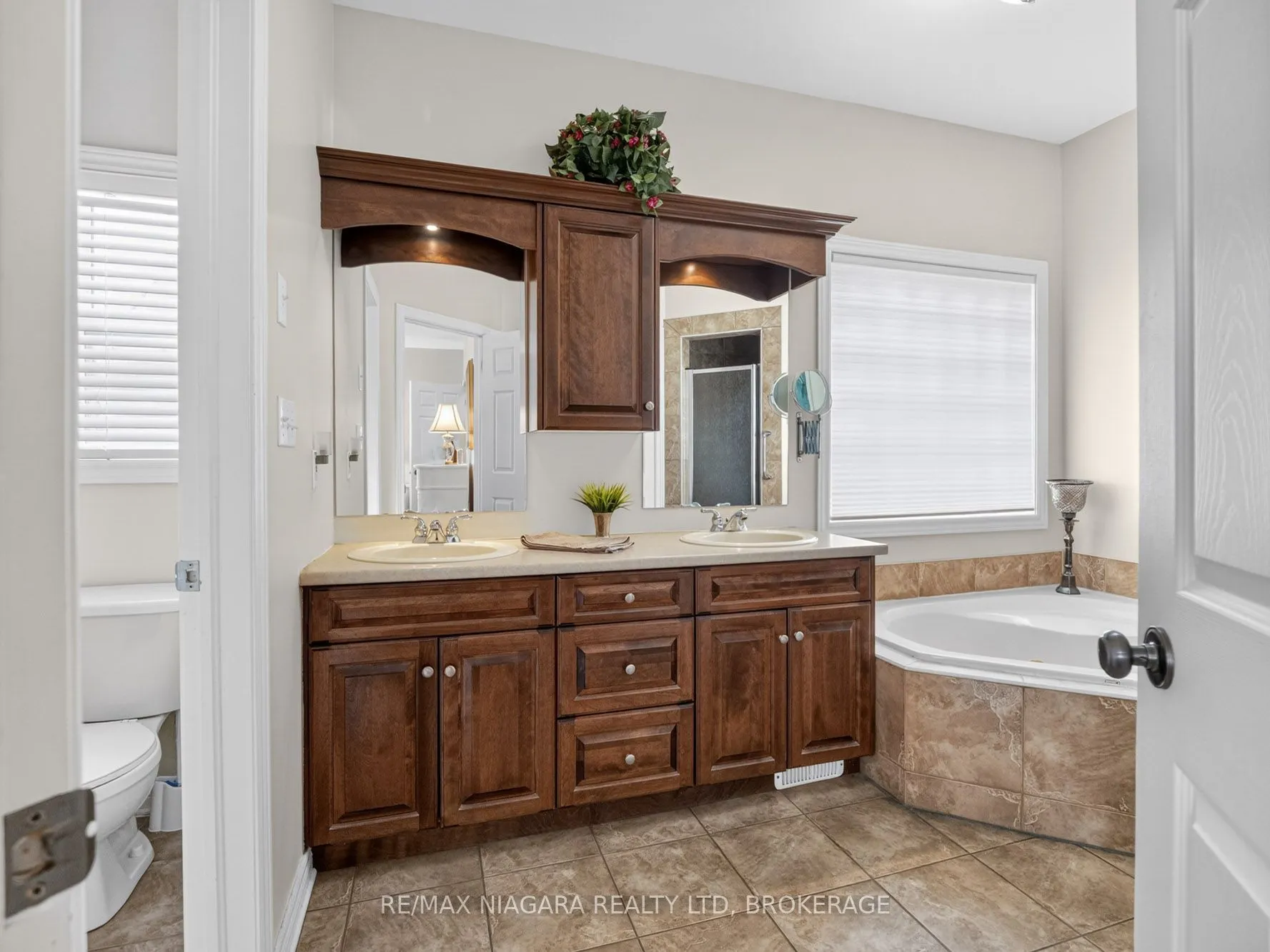 375 Jasmine Court
