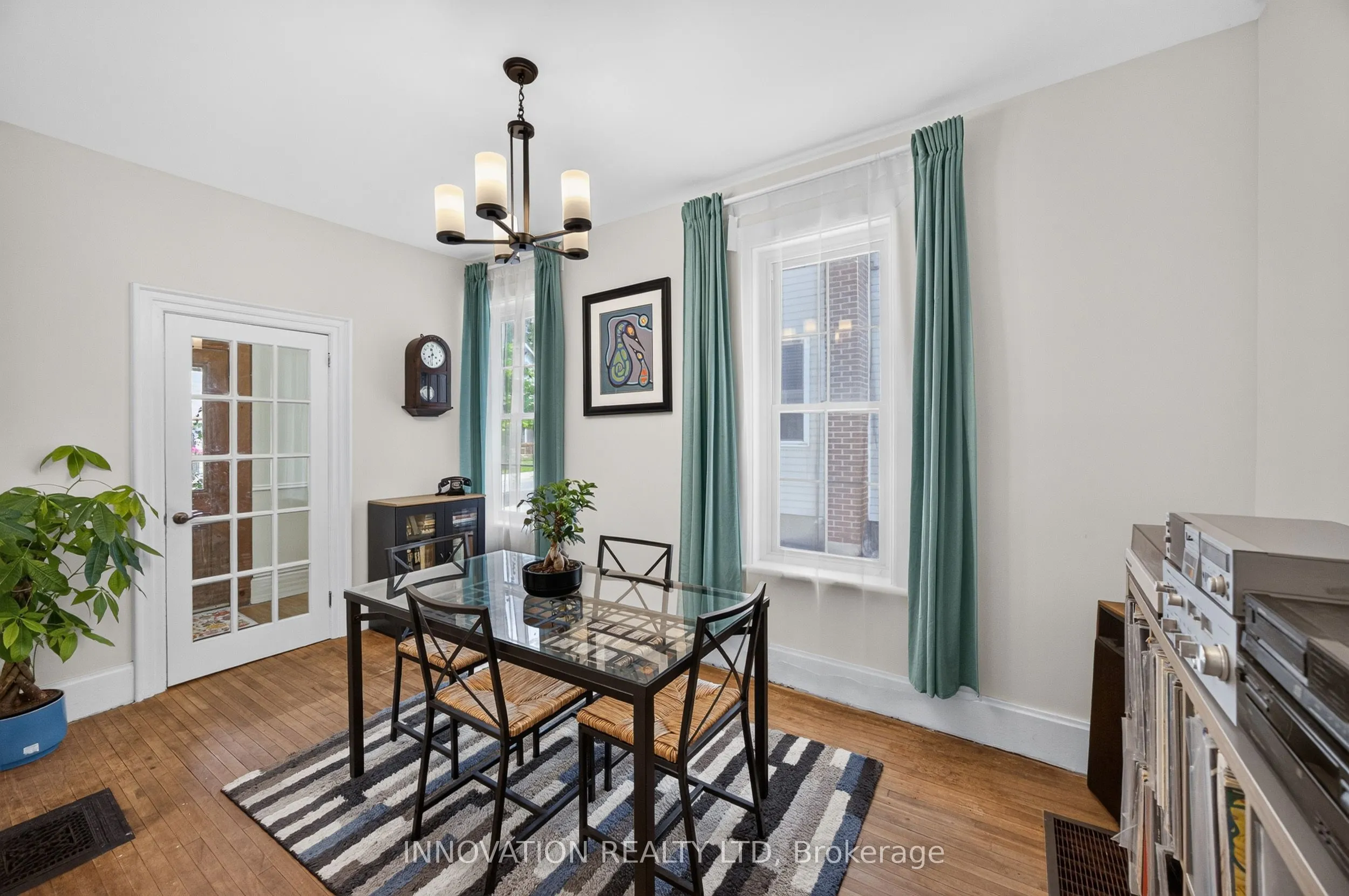 58 Lake Avenue E
