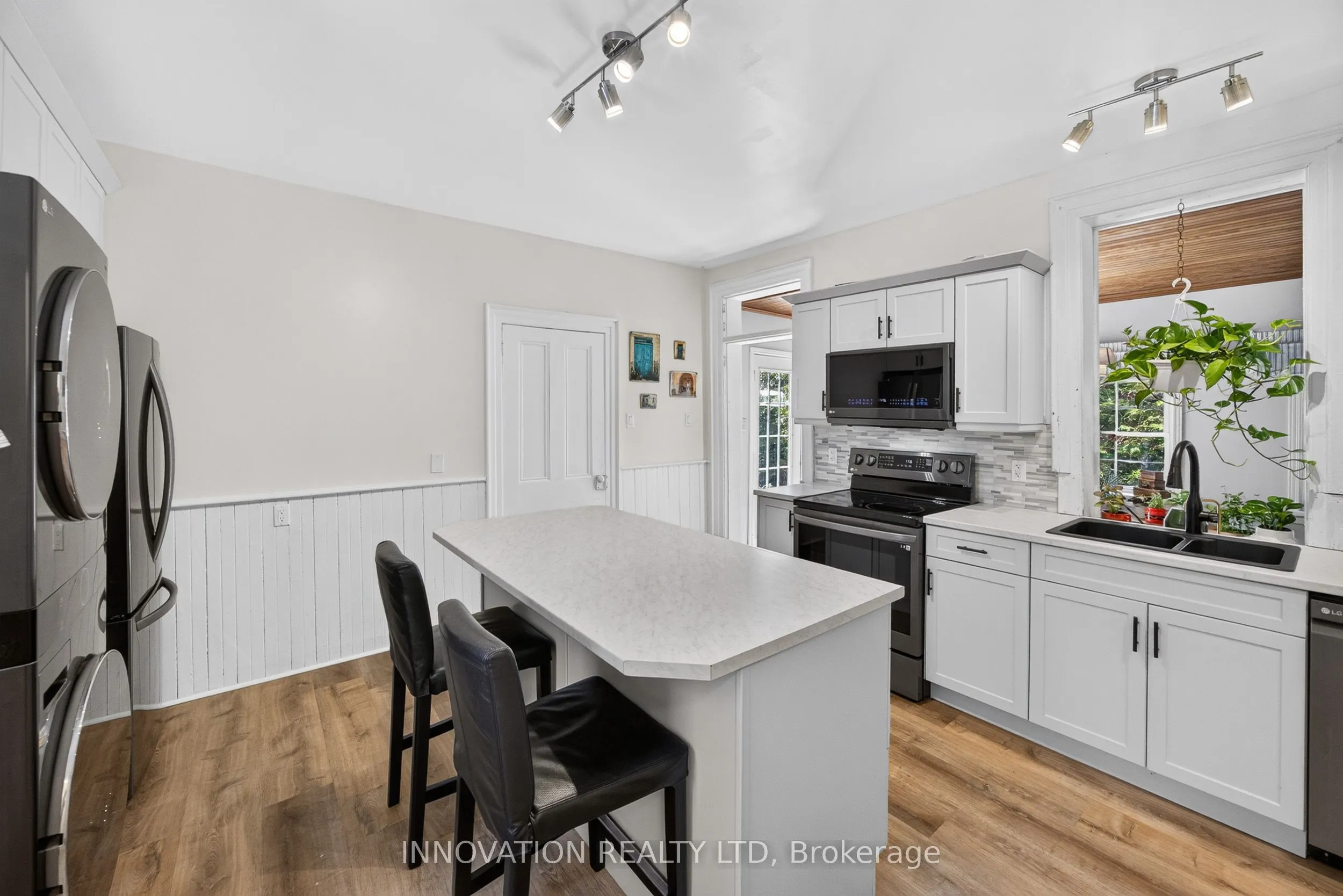 58 Lake Avenue E