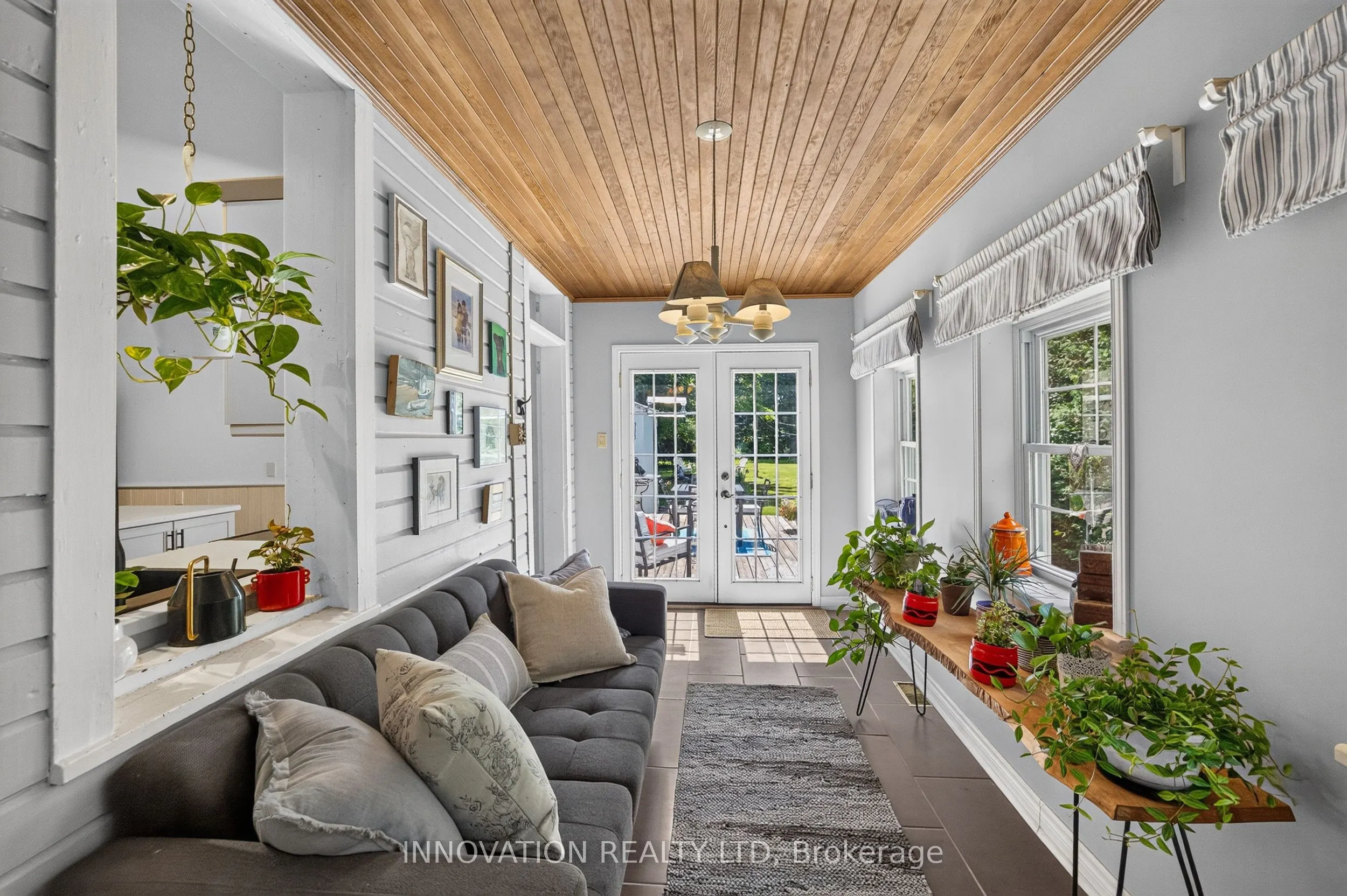 58 Lake Avenue E