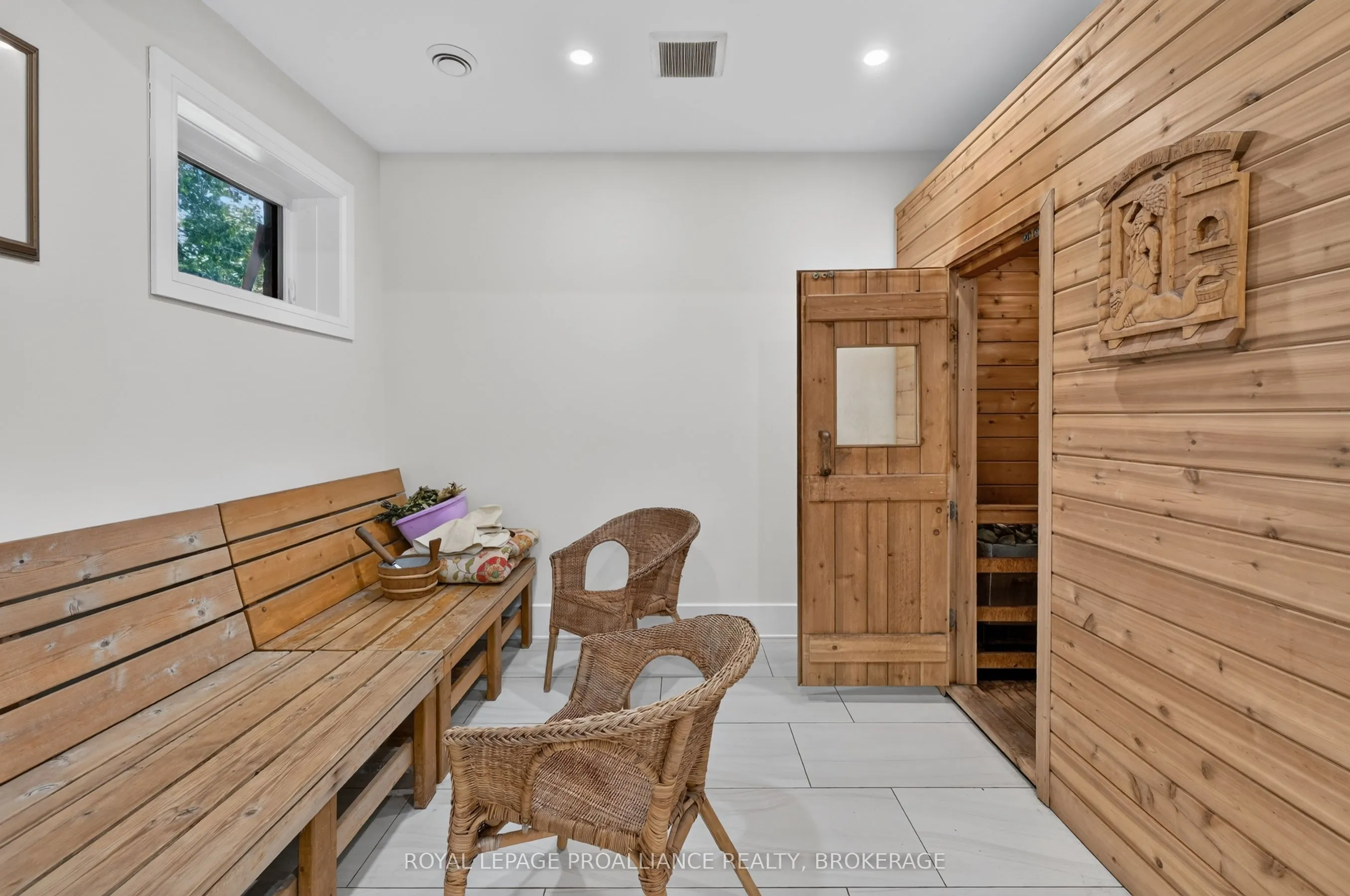 86 Macdonnell Street