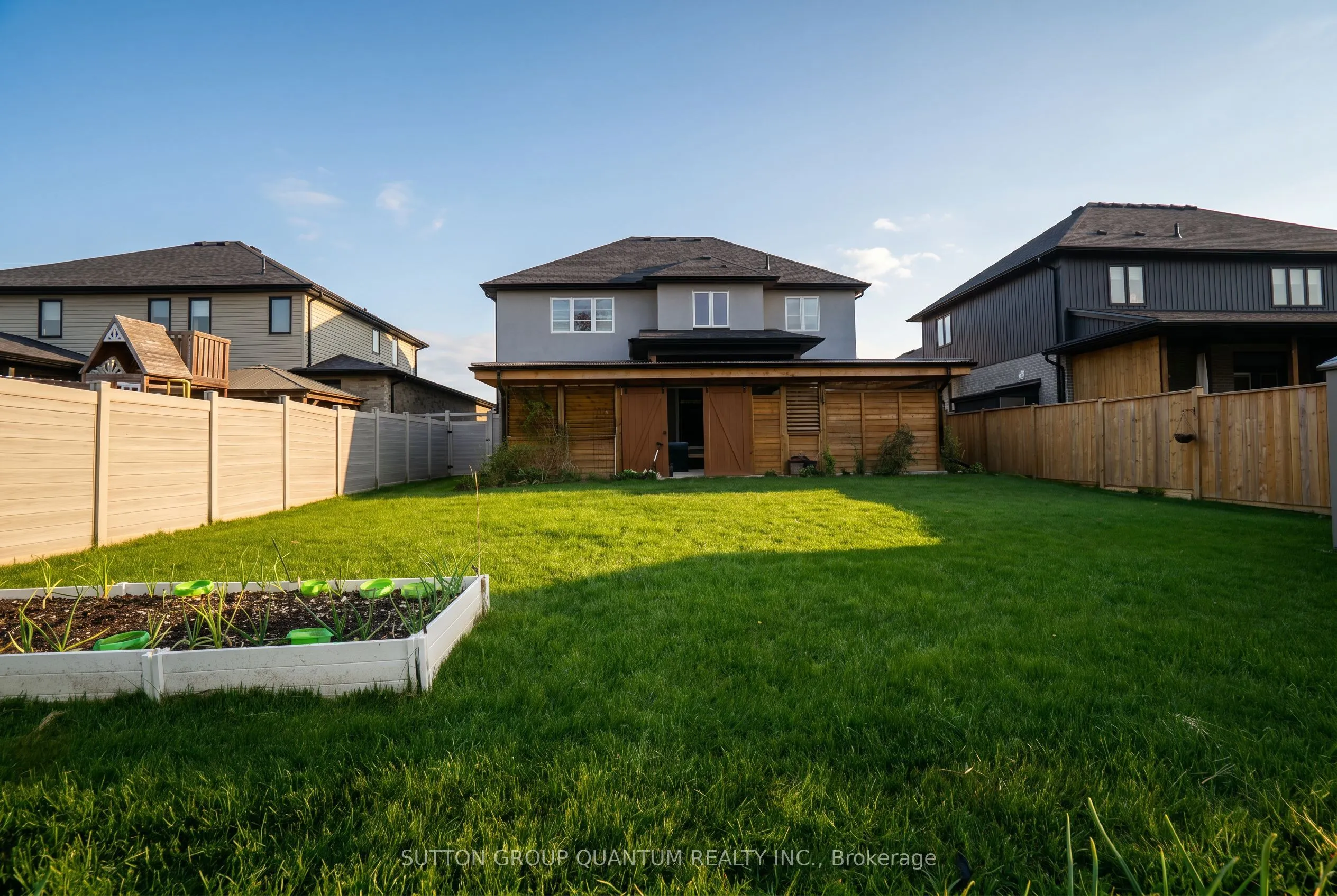 104 Thames Springs Crescent
