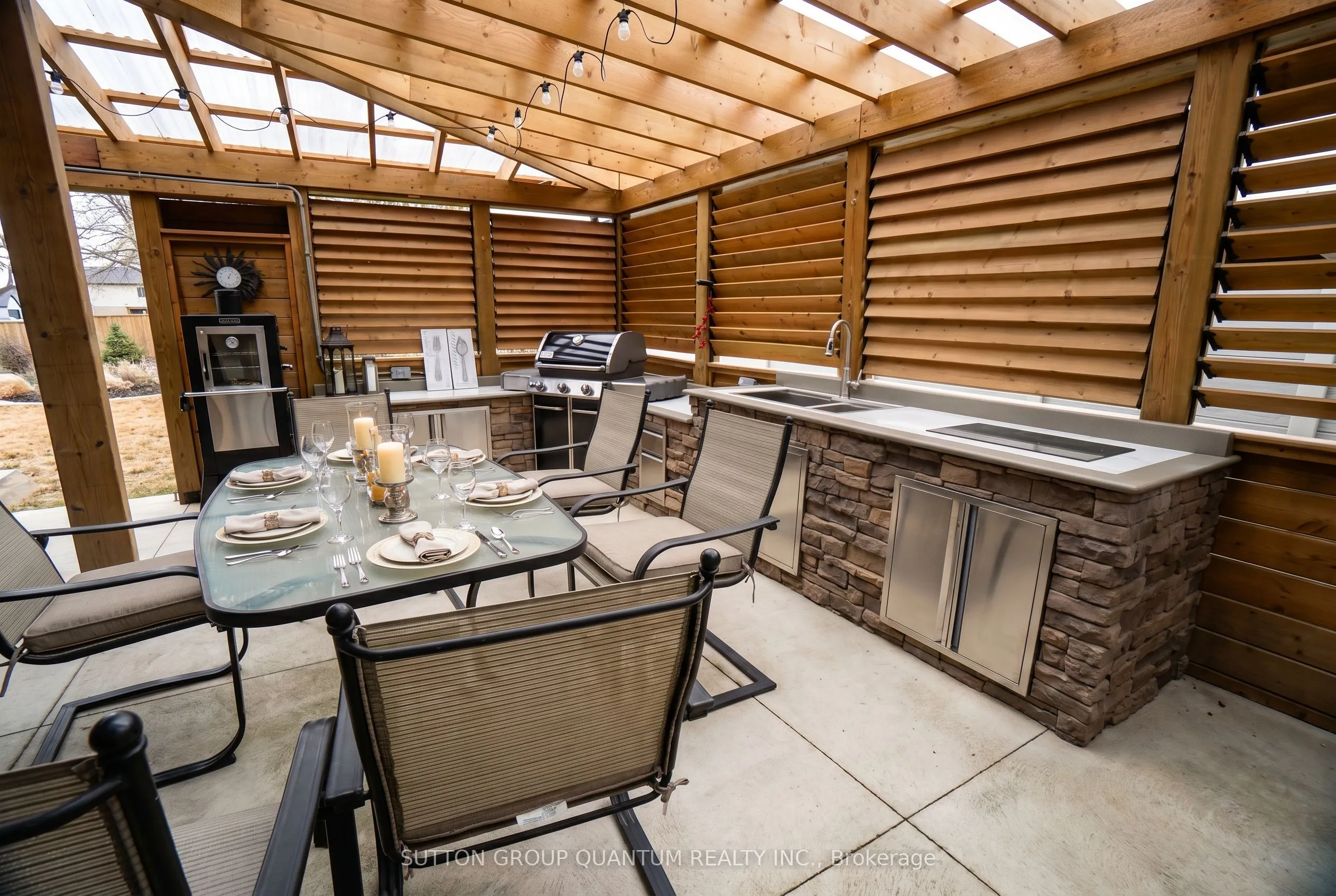 104 Thames Springs Crescent