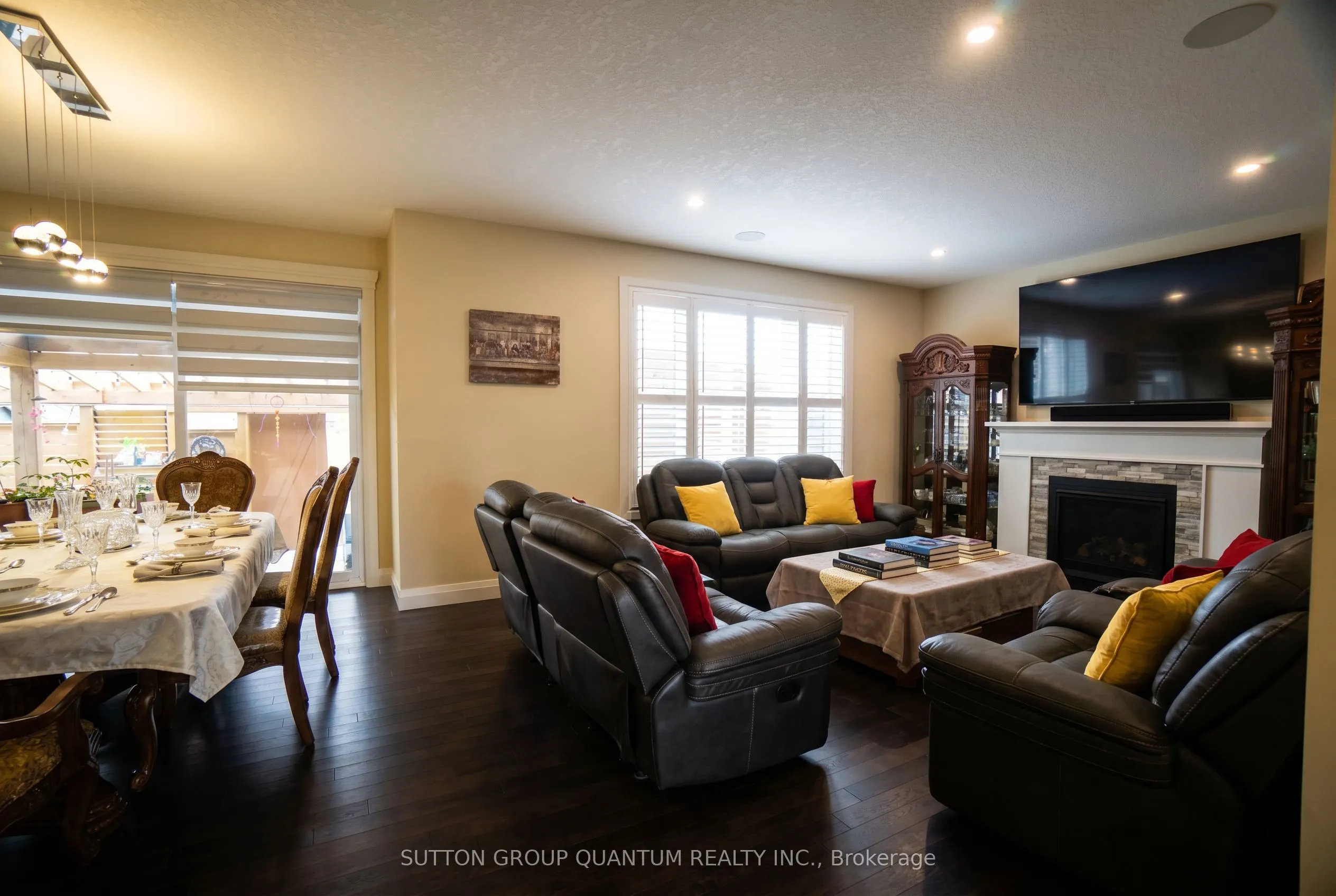104 Thames Springs Crescent