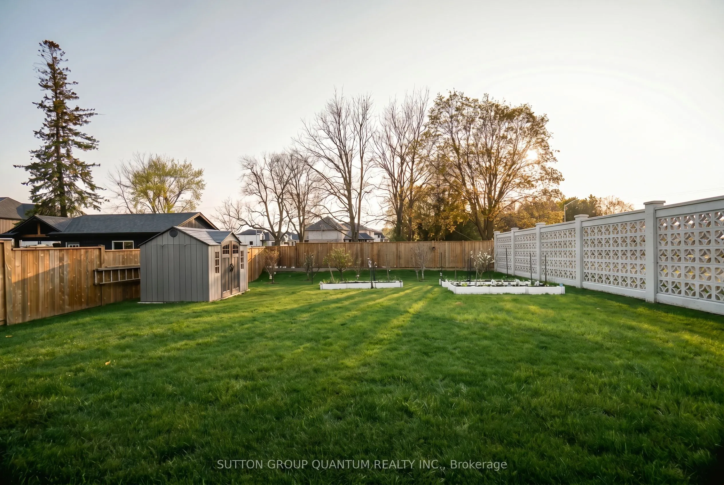 104 Thames Springs Crescent