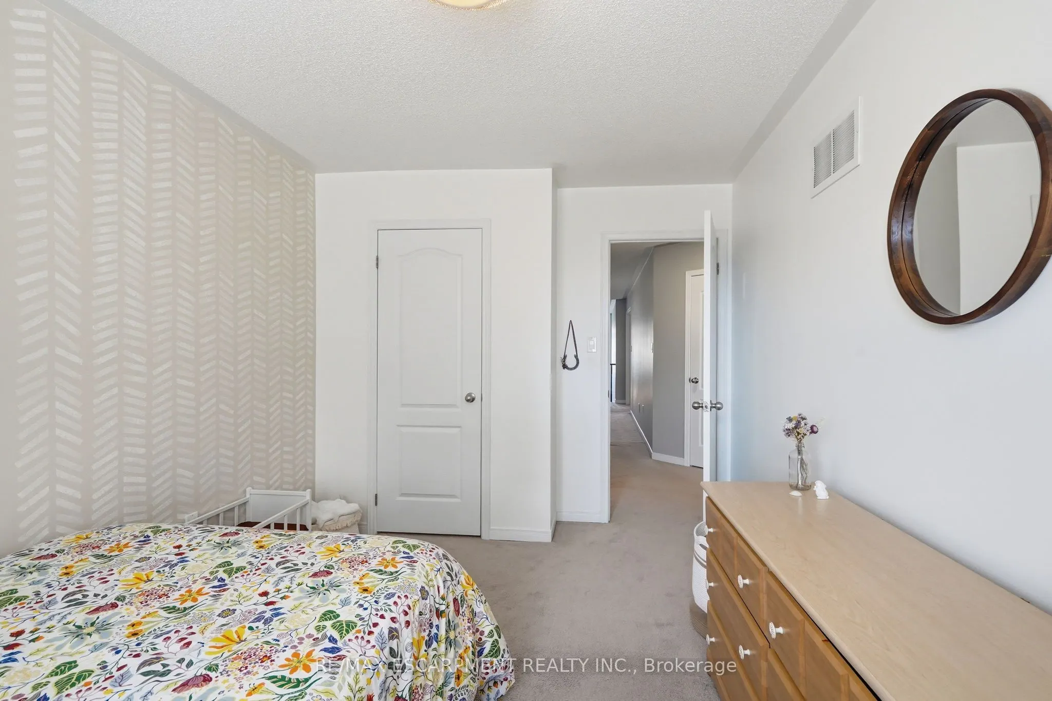 221 Nisbet Boulevard