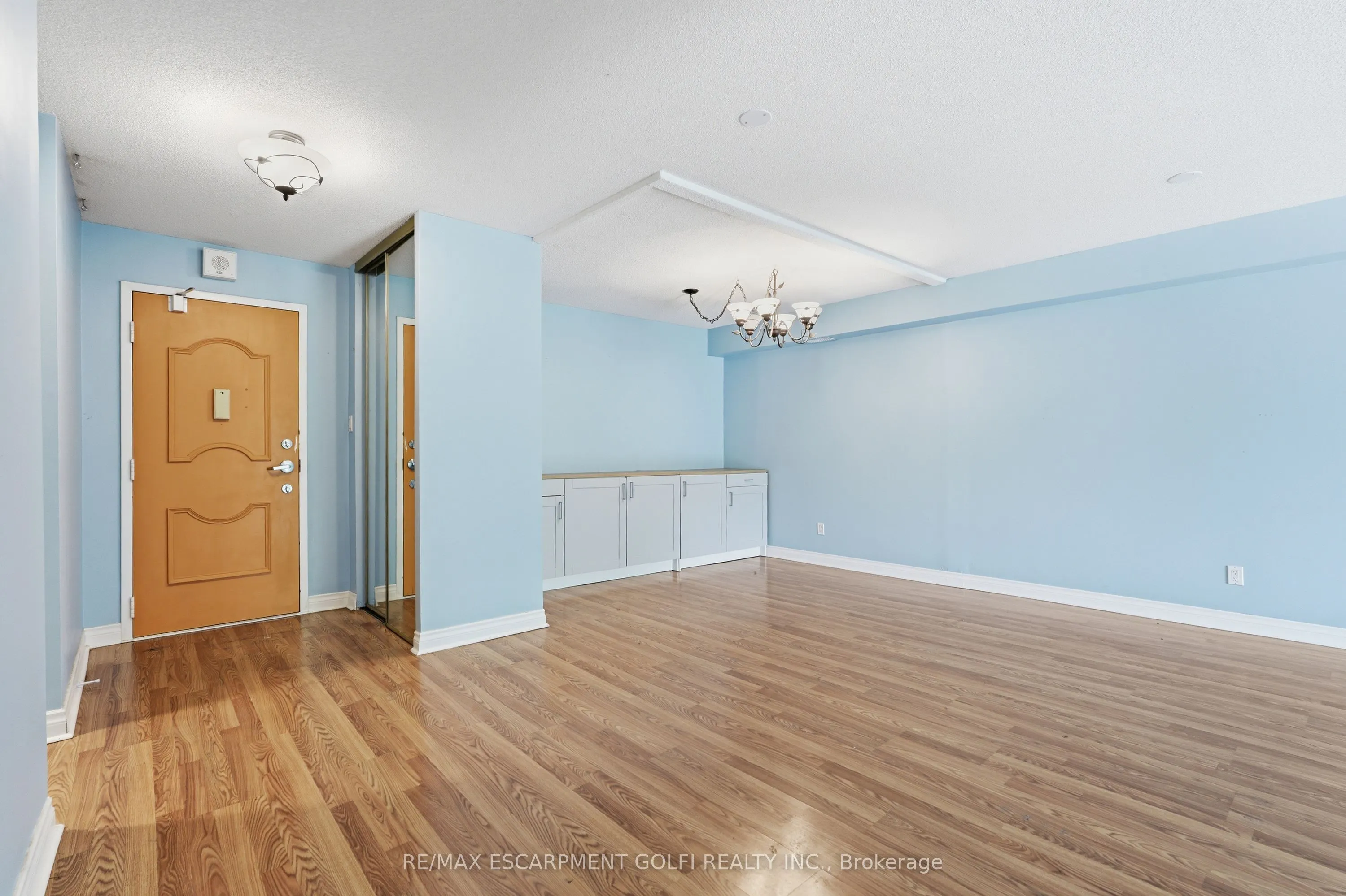 7 Gale Crescent #B3