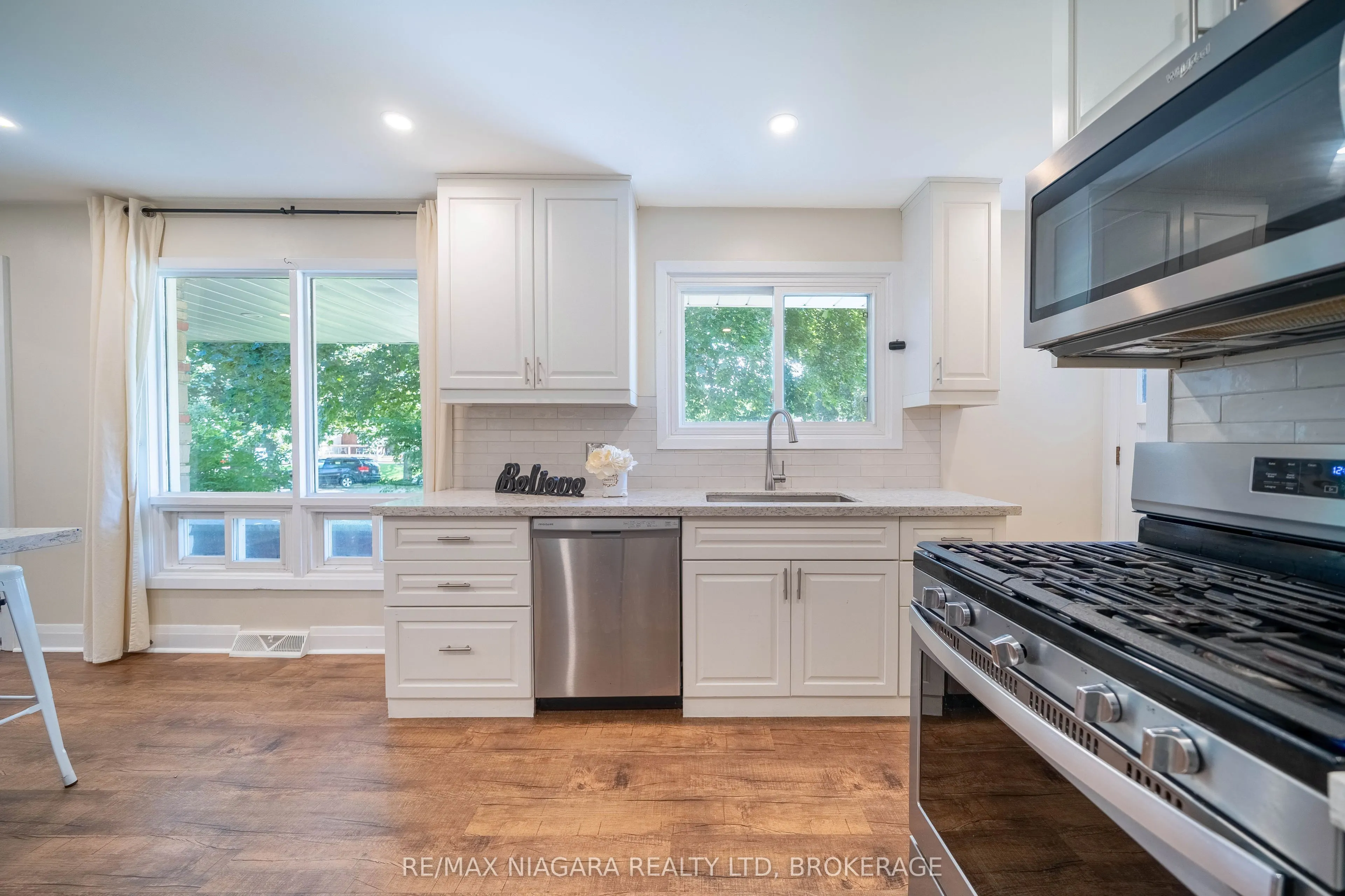 15 Springbank Drive