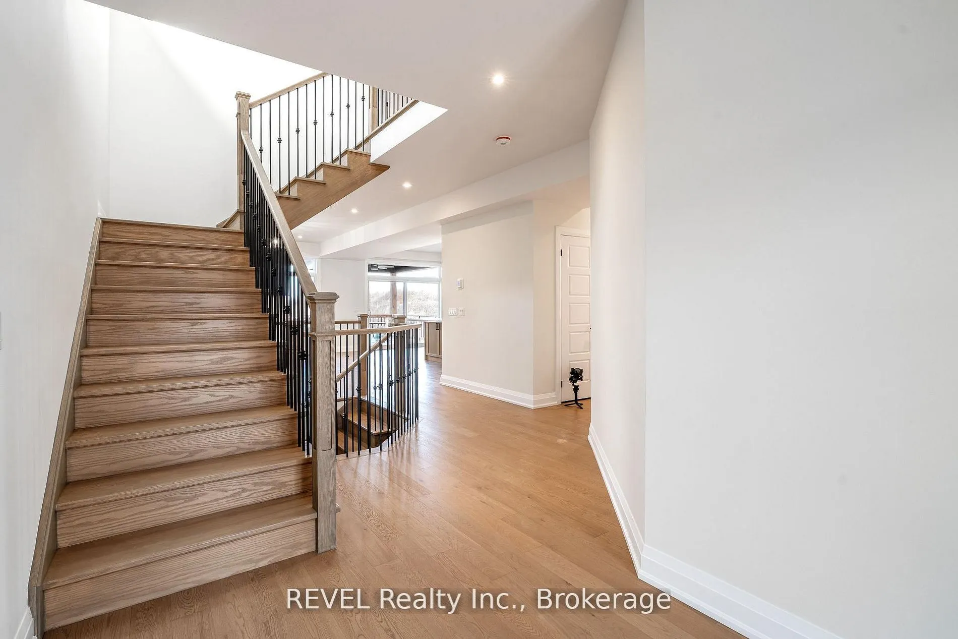 1186 UPPERS Lane