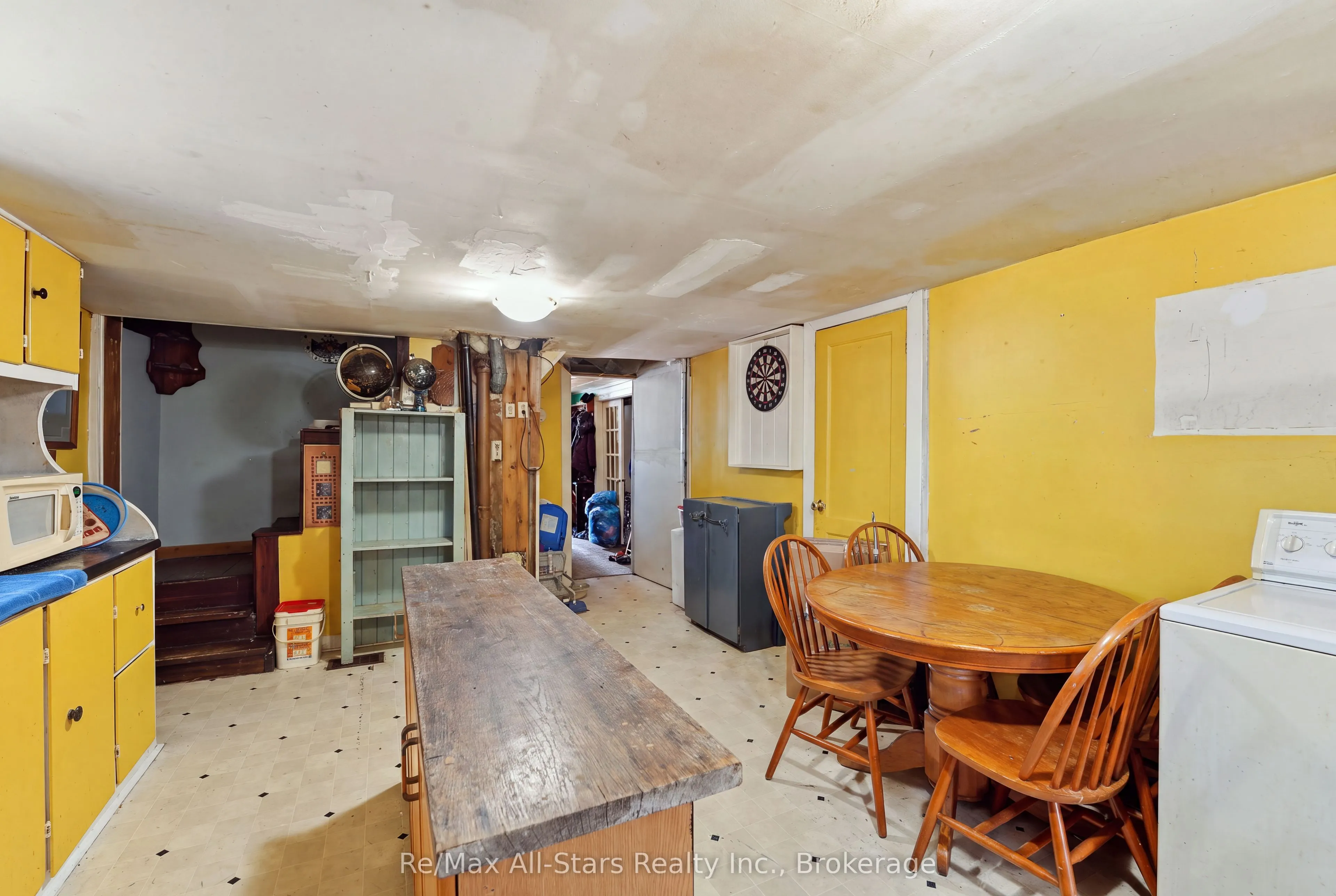 106 Bond Street E