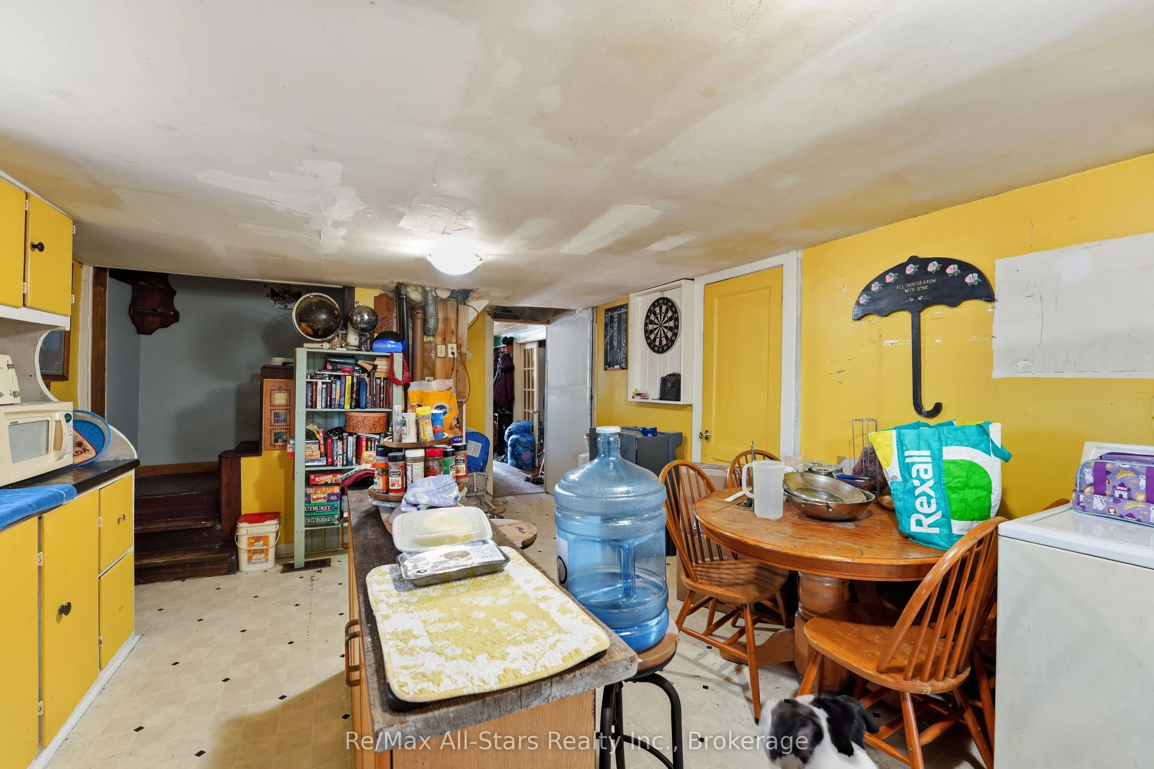 106 Bond Street E
