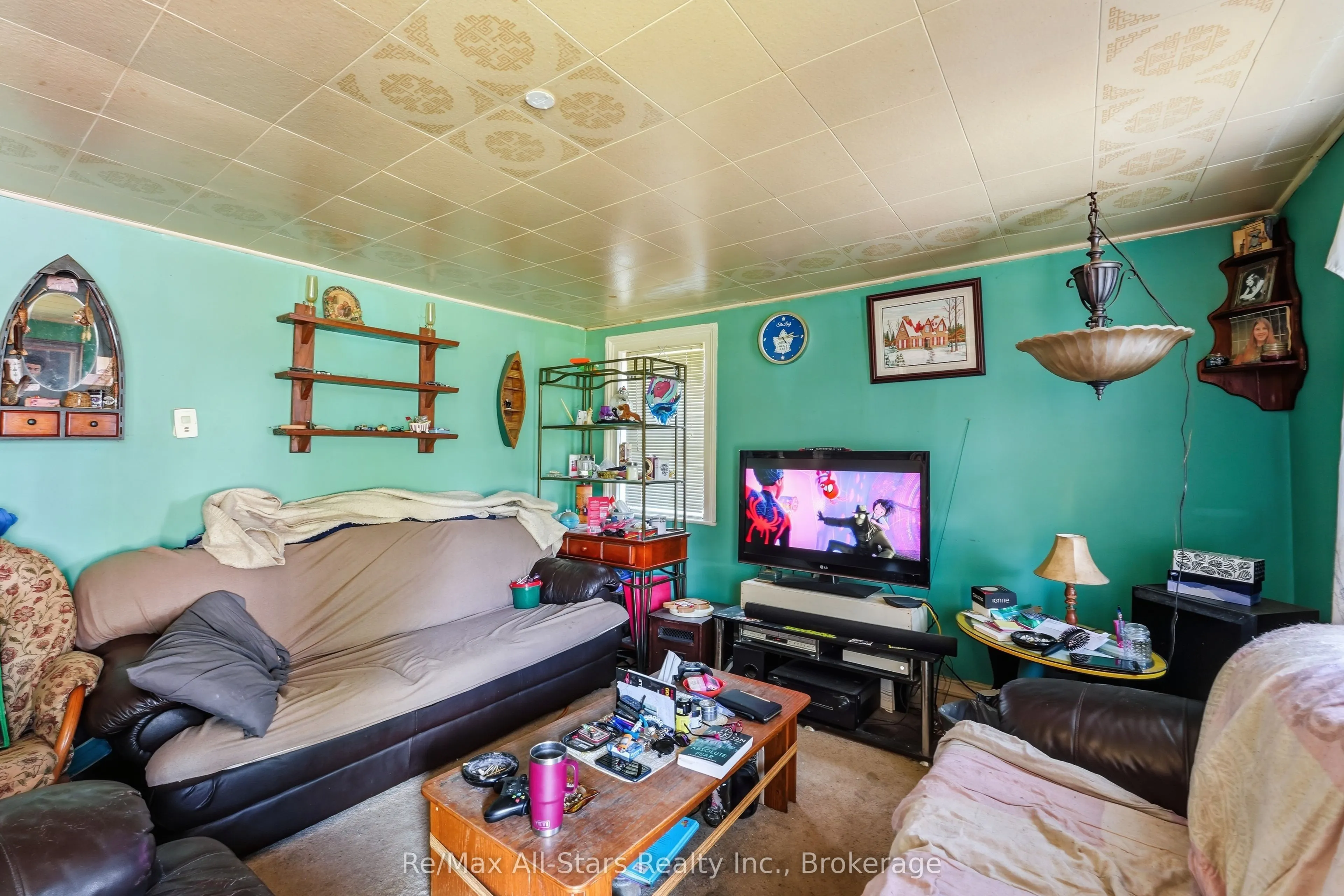 106 Bond Street E