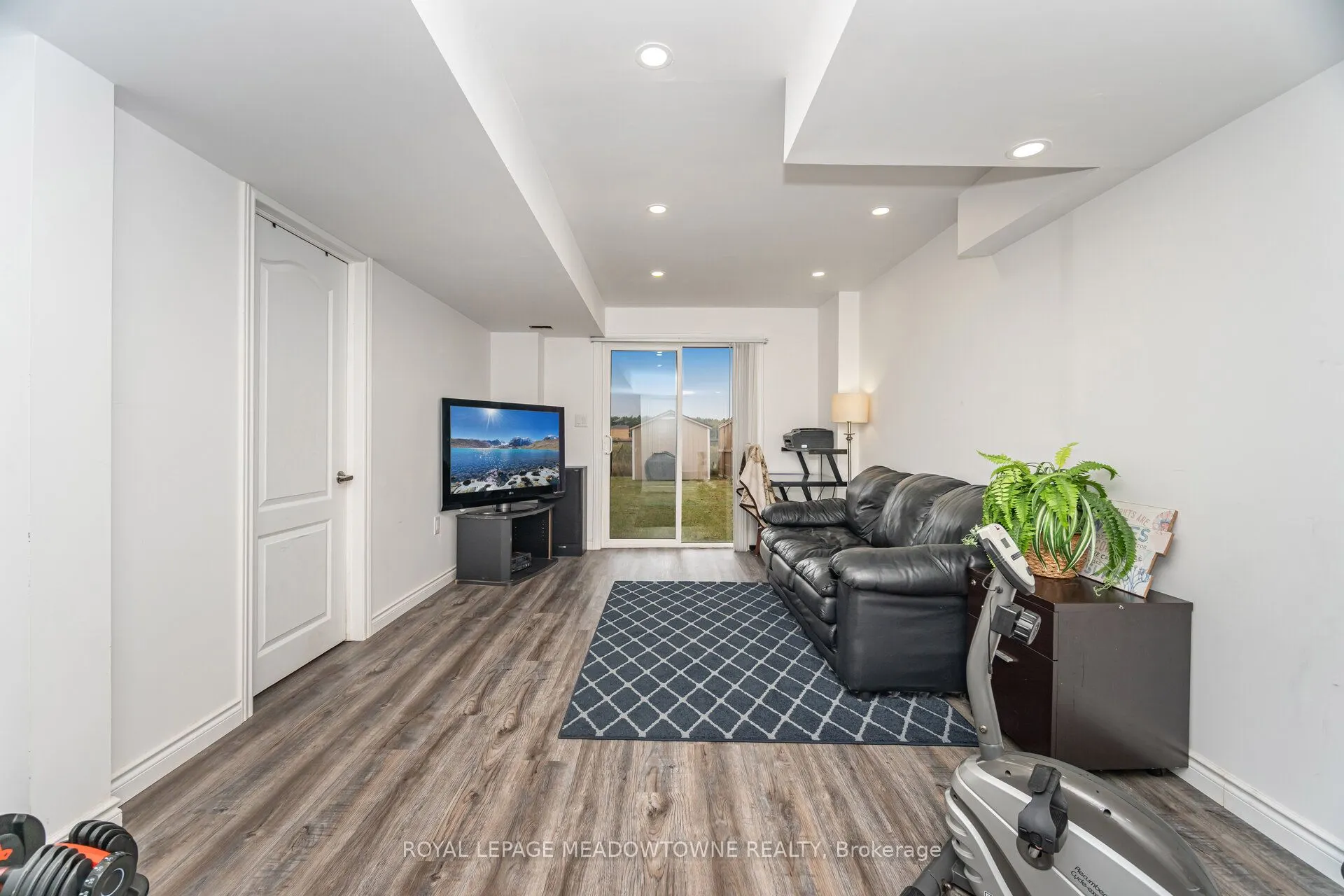 301 Ridley Crescent