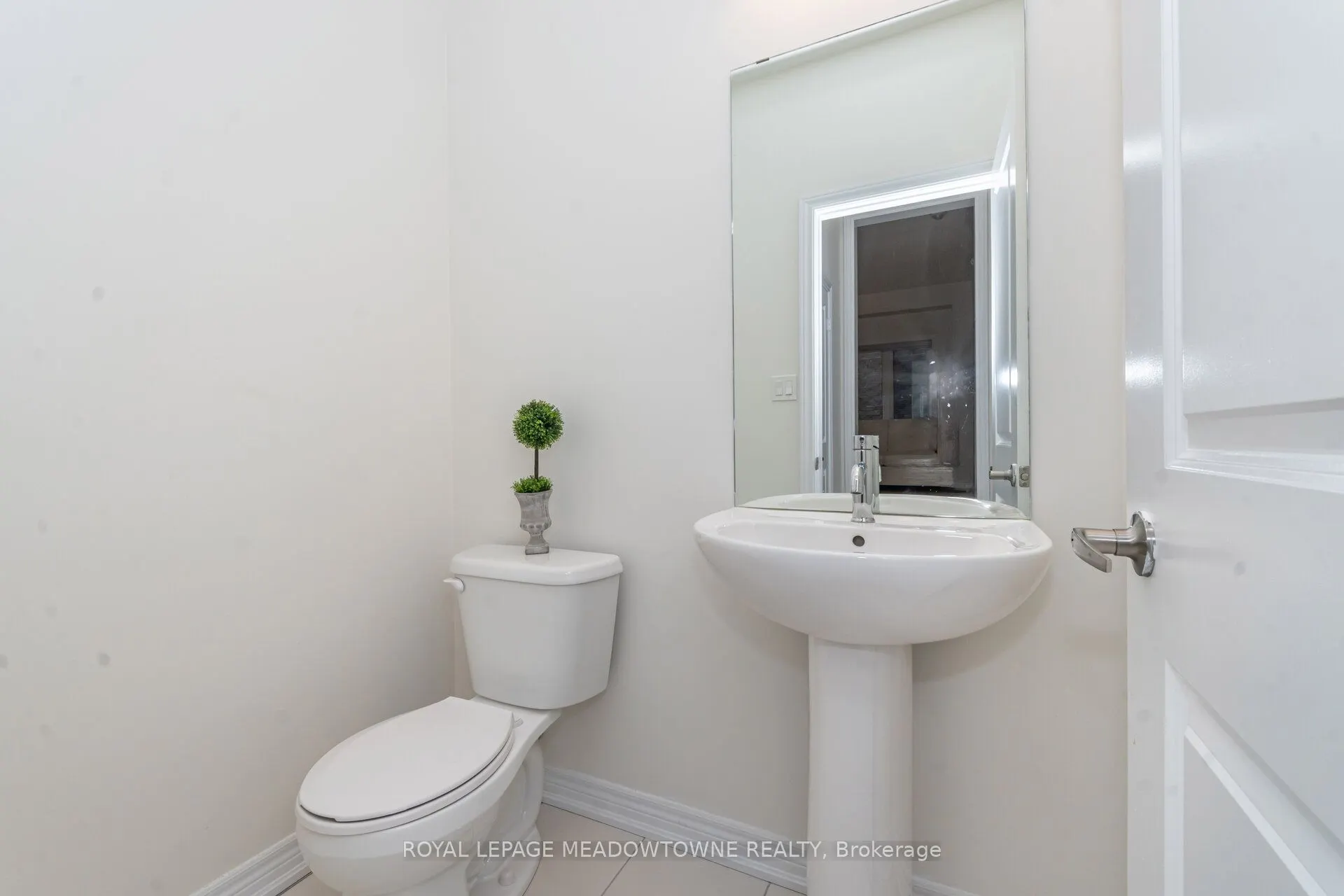 301 Ridley Crescent