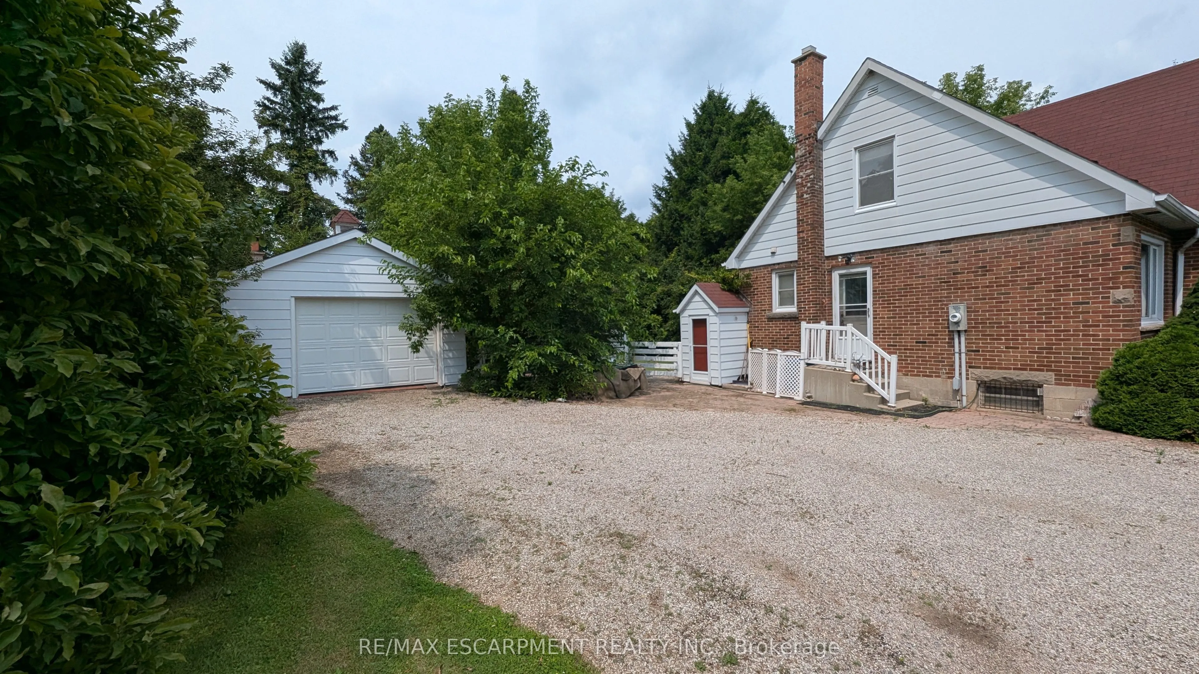 127 Brant Road