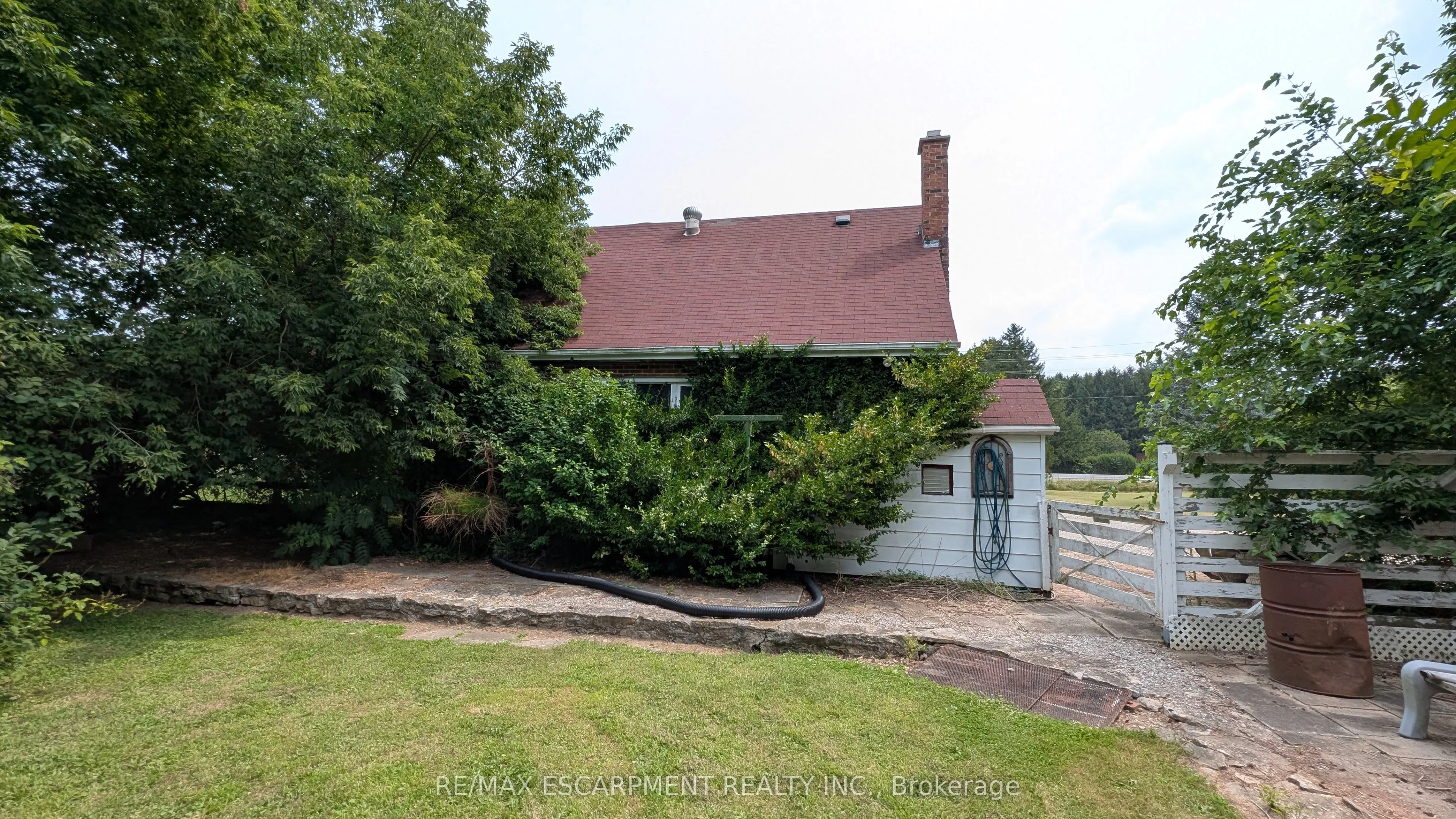127 Brant Road