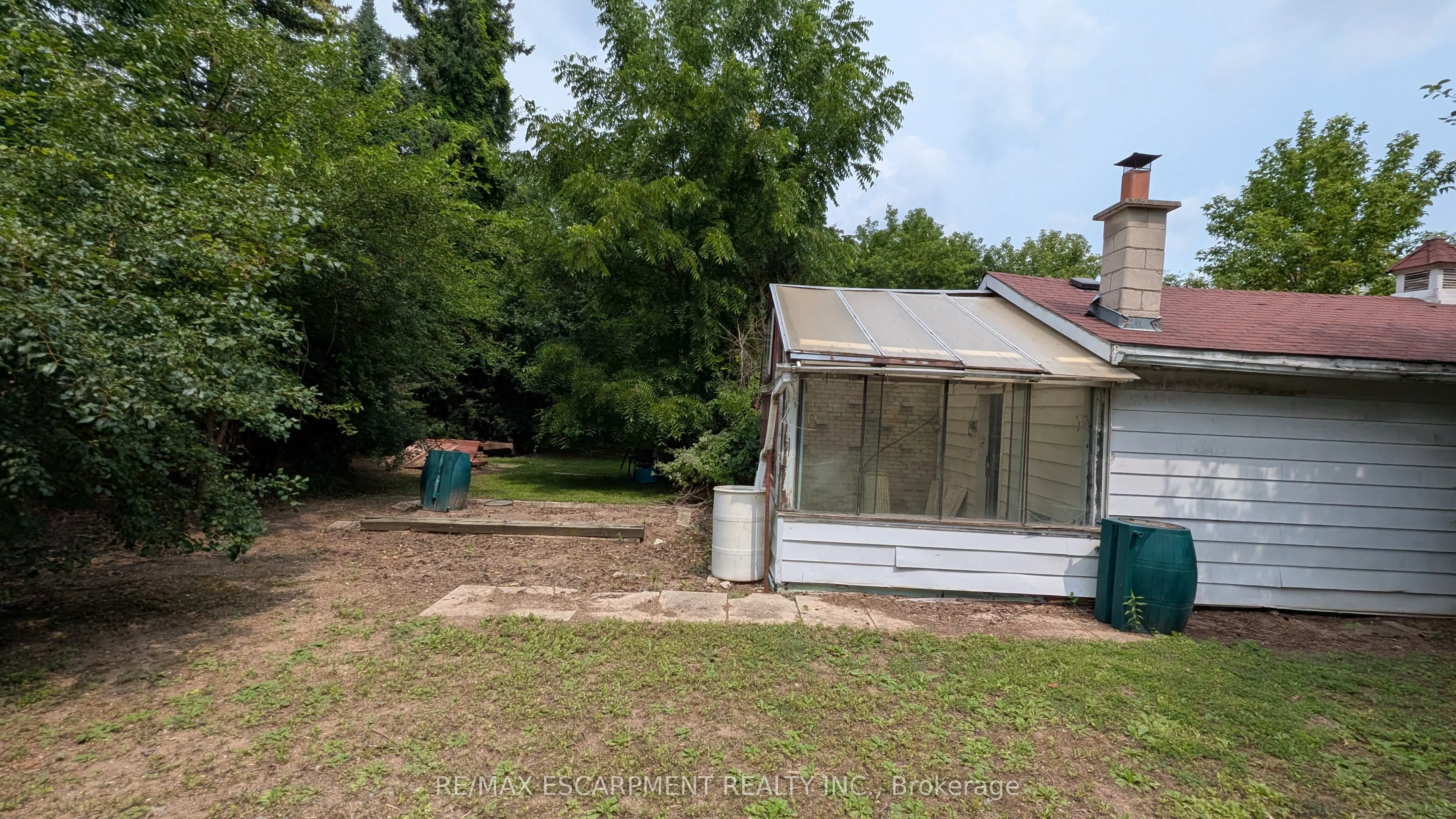 127 Brant Road