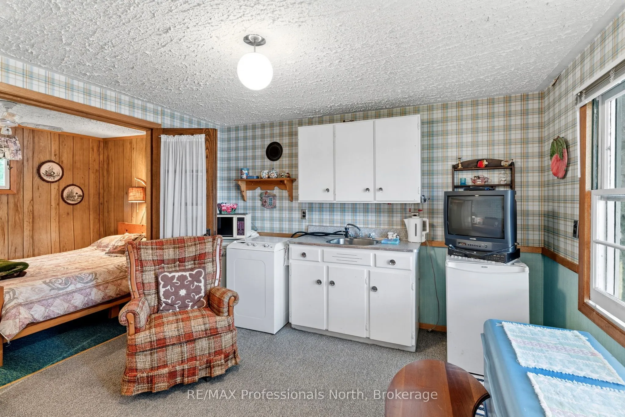1214 OLIVER Road