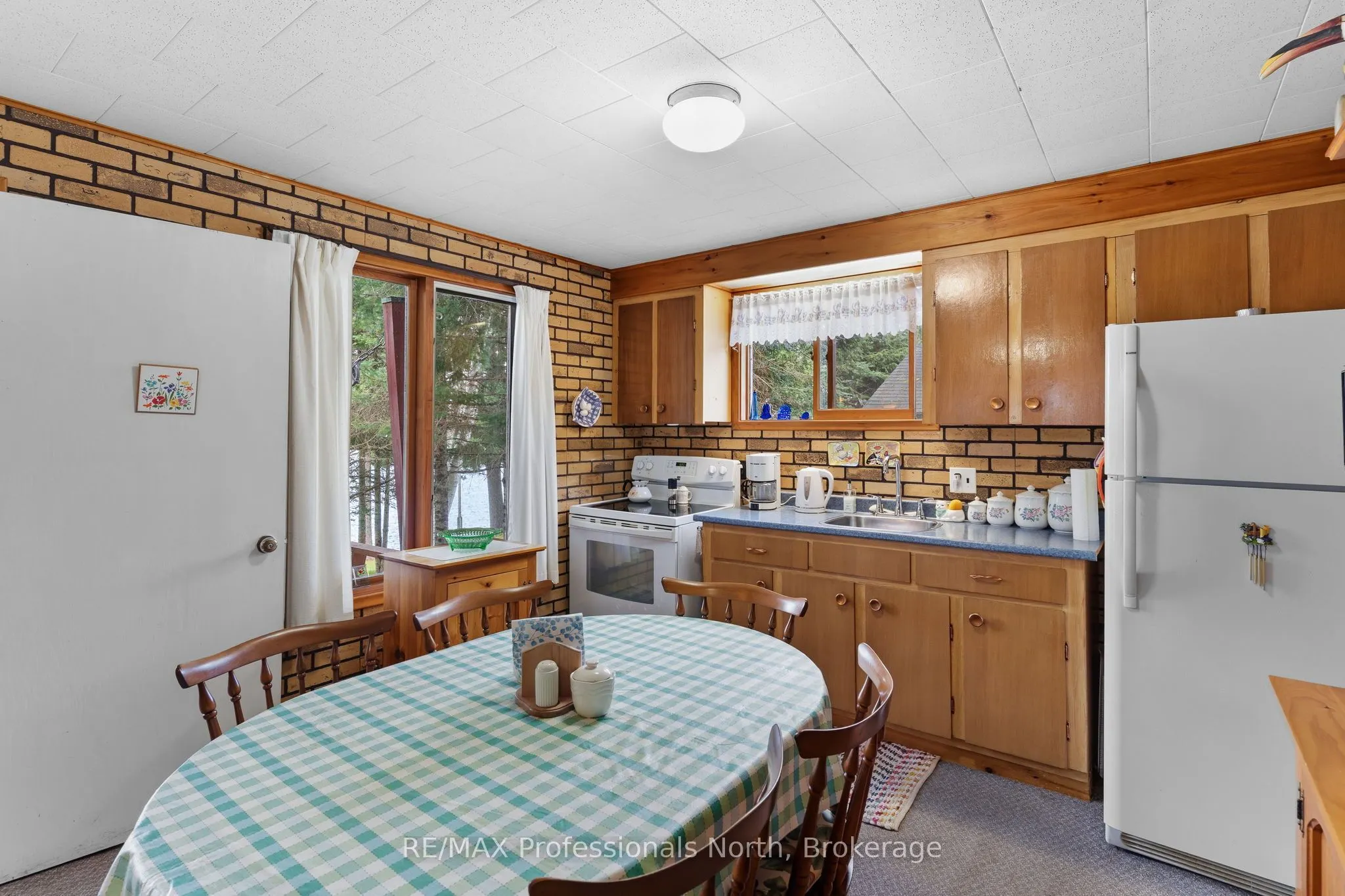 1214 OLIVER Road