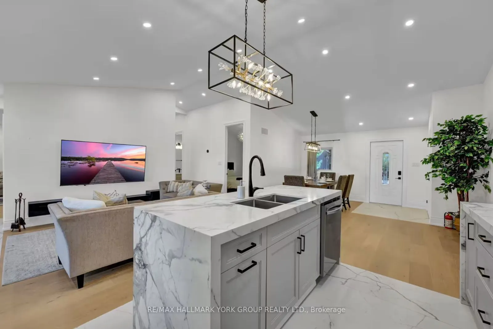 25 Driftwood Shores