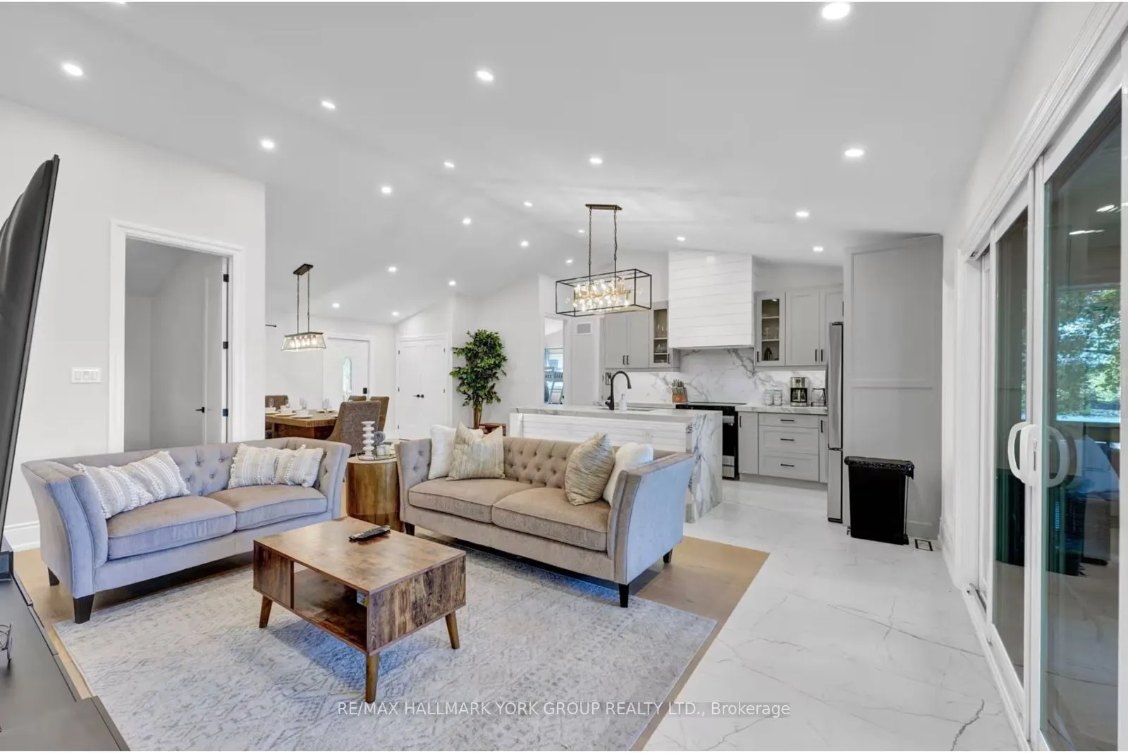 25 Driftwood Shores