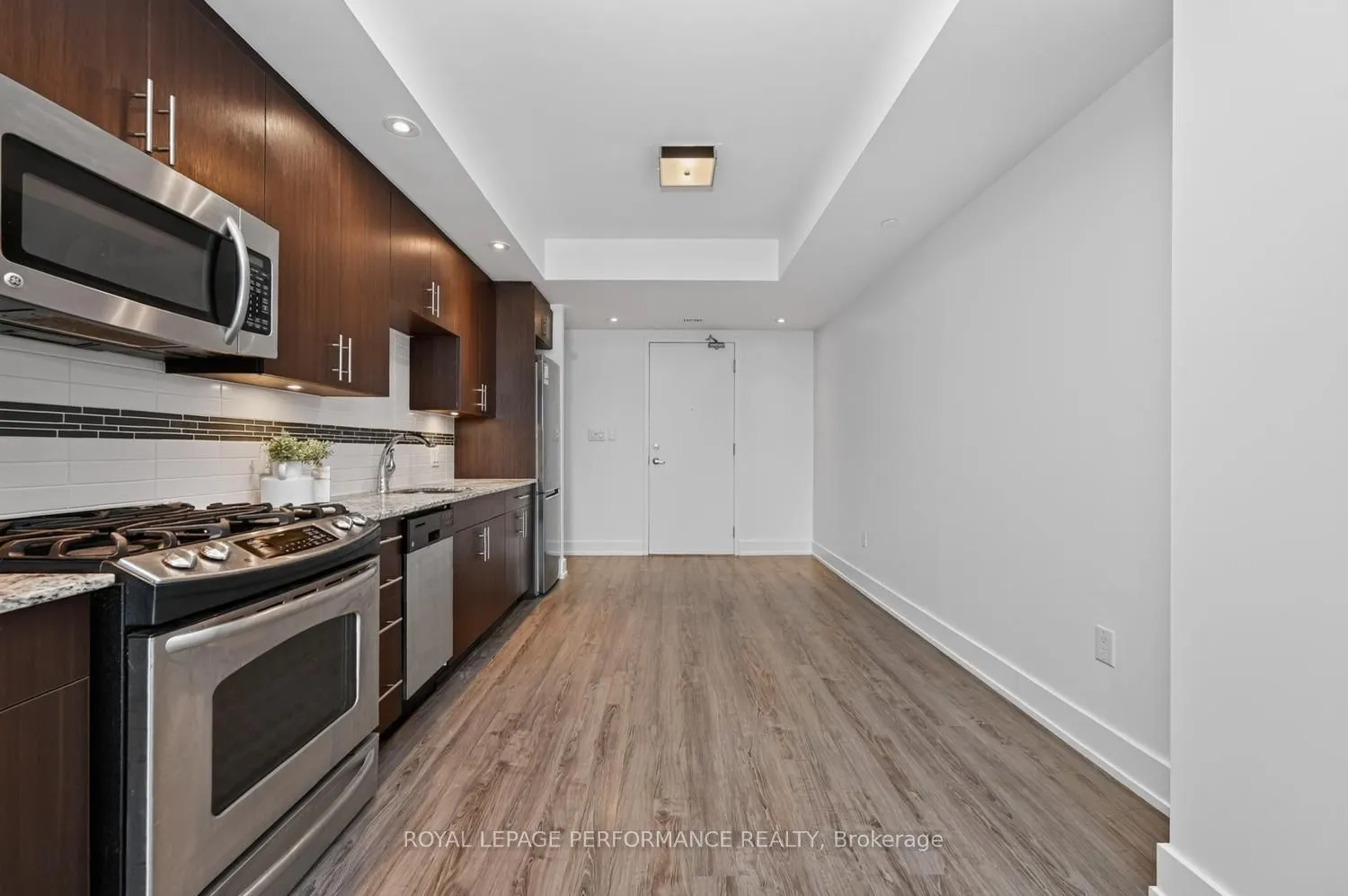 100 Champagne Avenue S #903