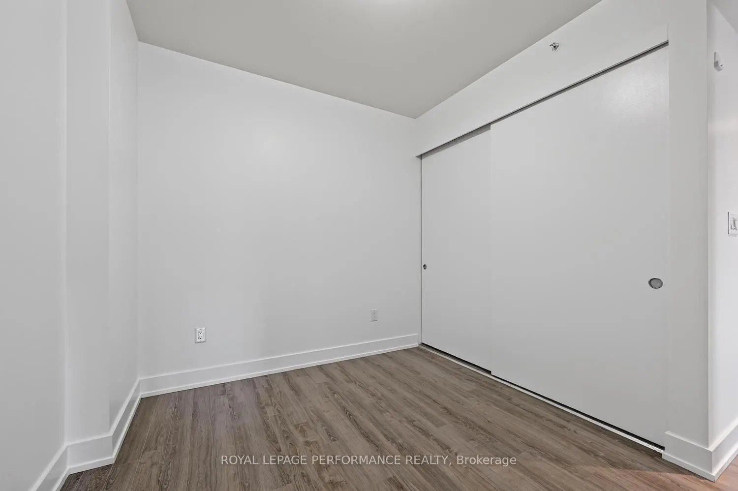 100 Champagne Avenue S #903