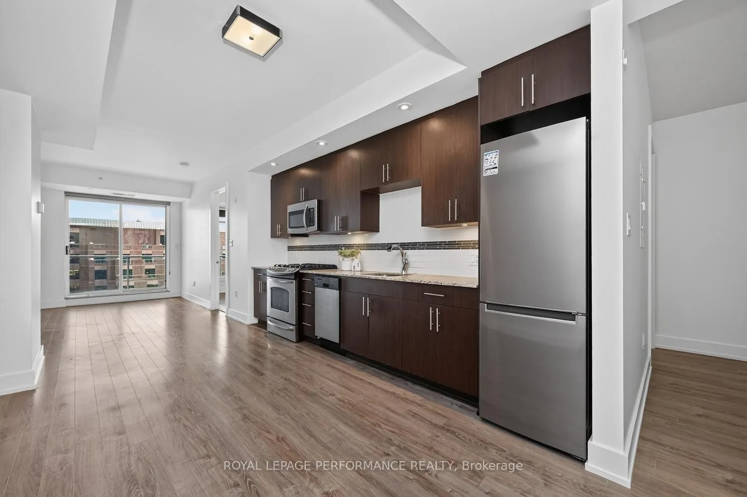 100 Champagne Avenue S #903
