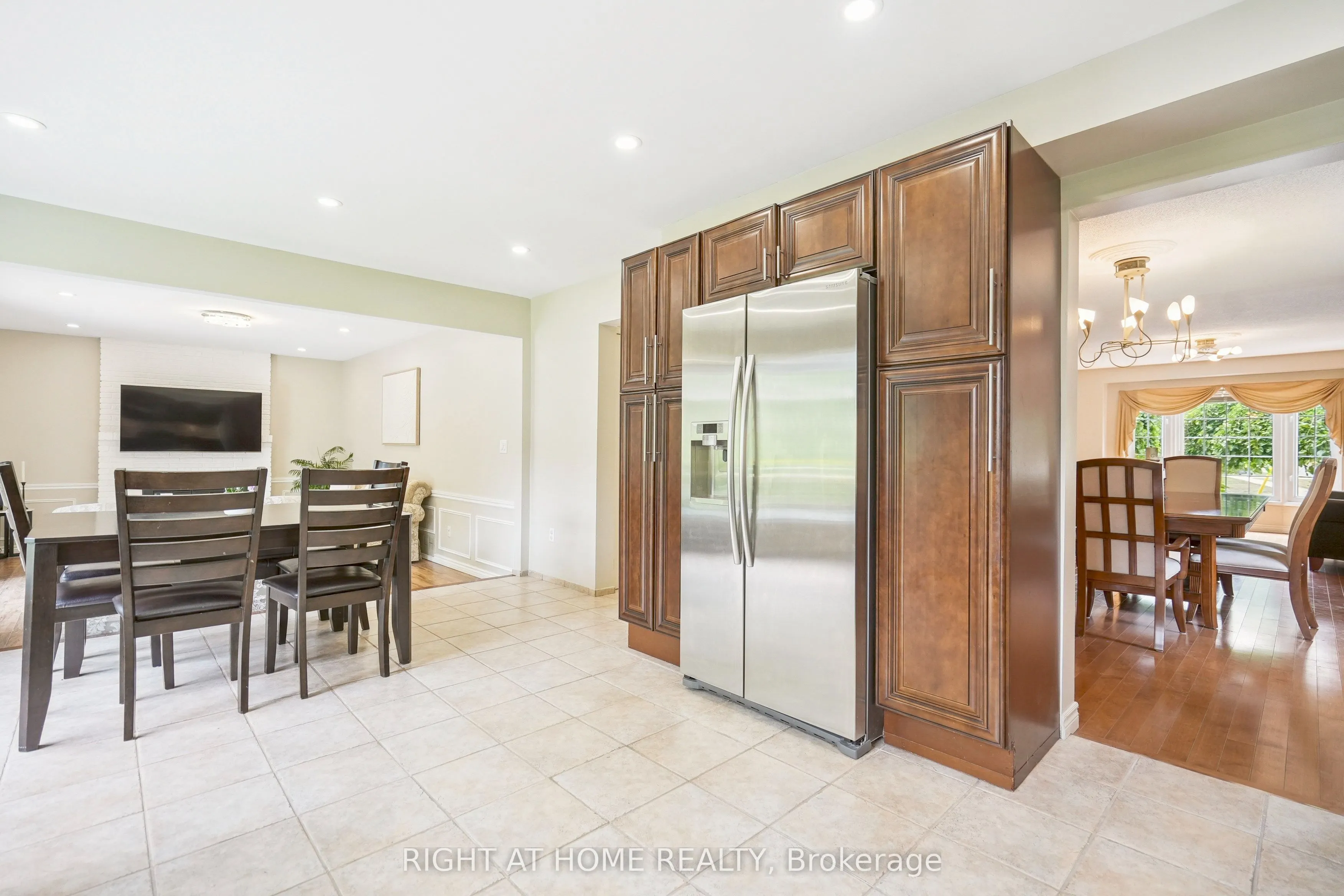 309 Amberly Boulevard