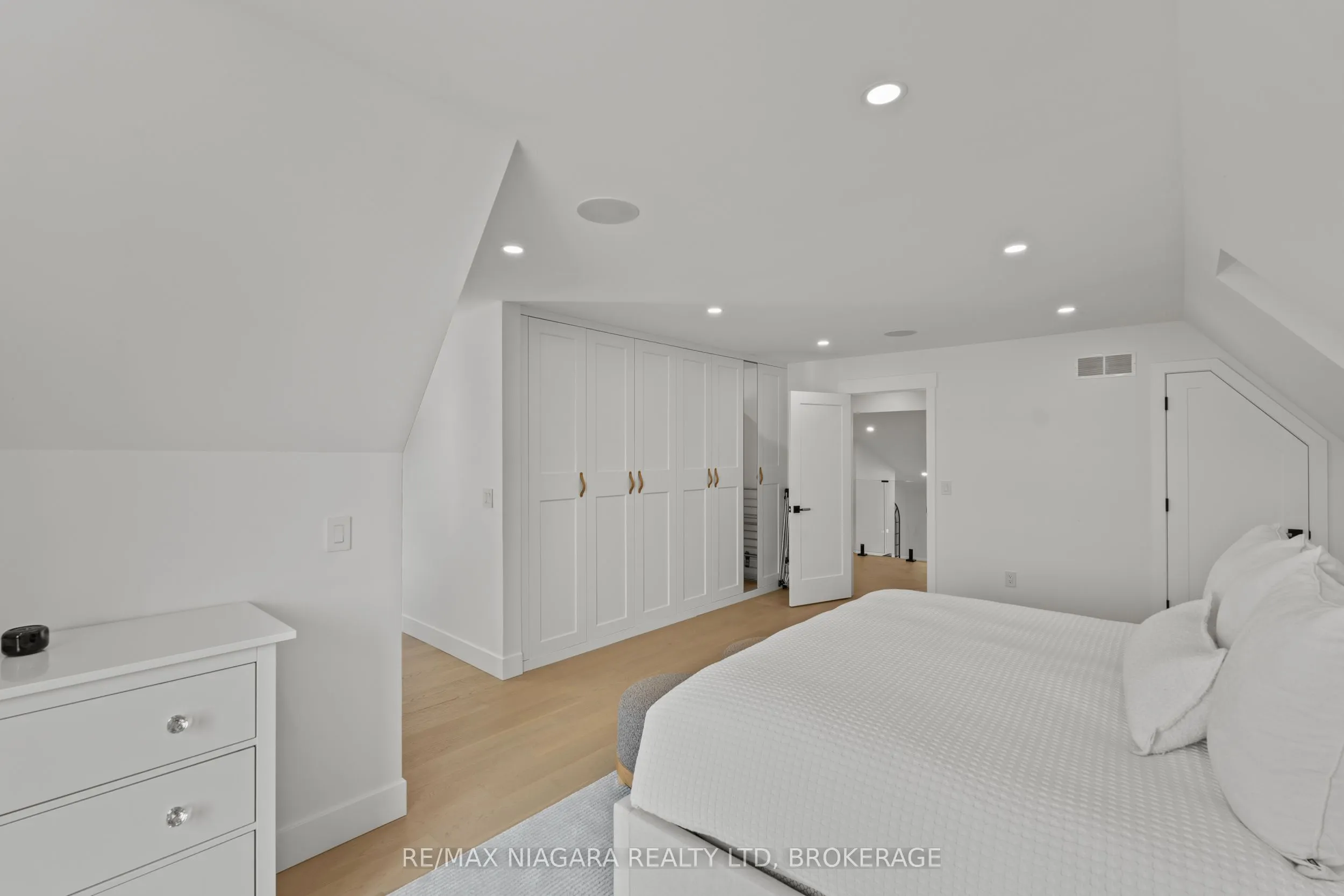 55 Swan Avenue