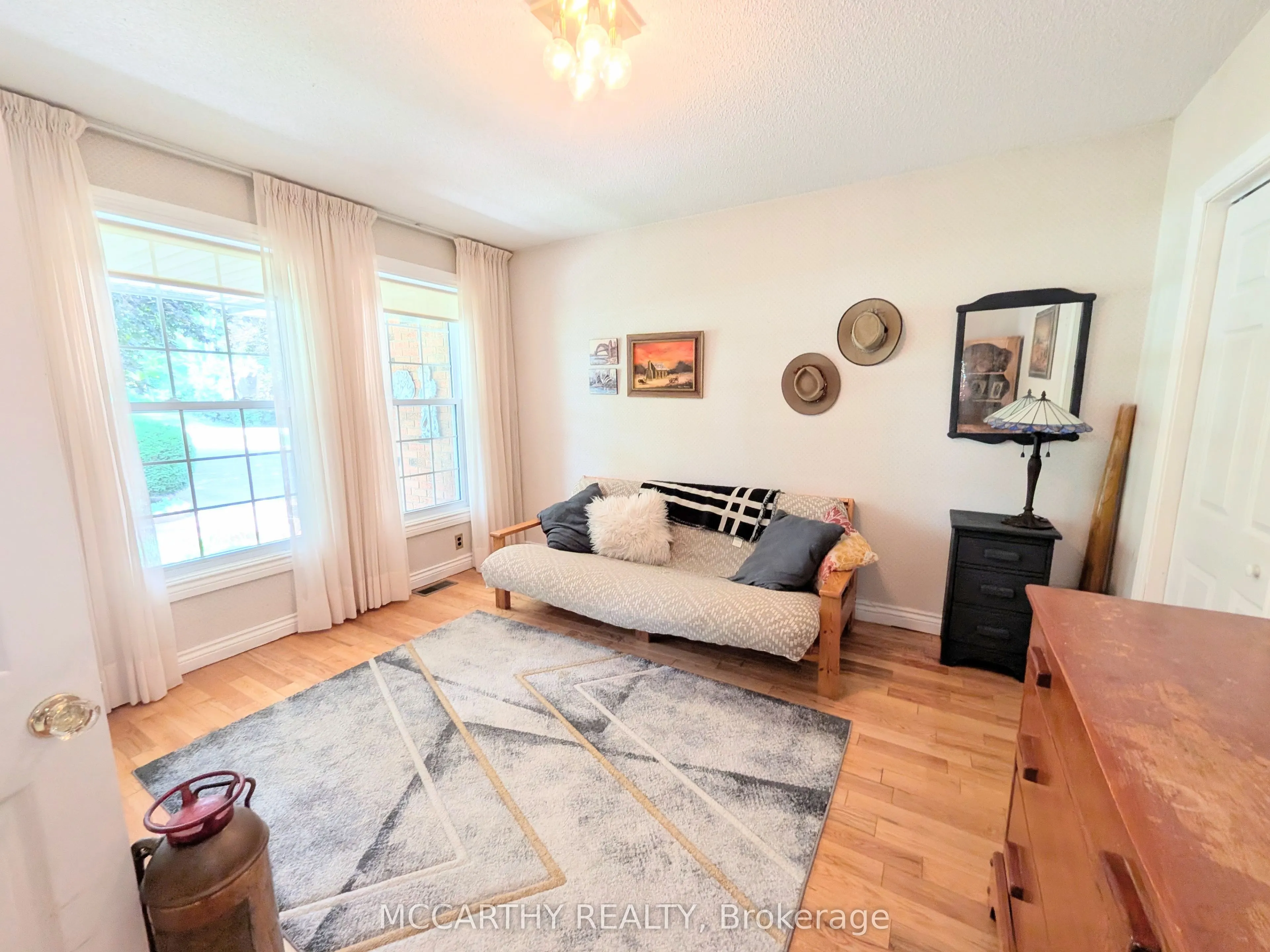 11 Lynda Avenue