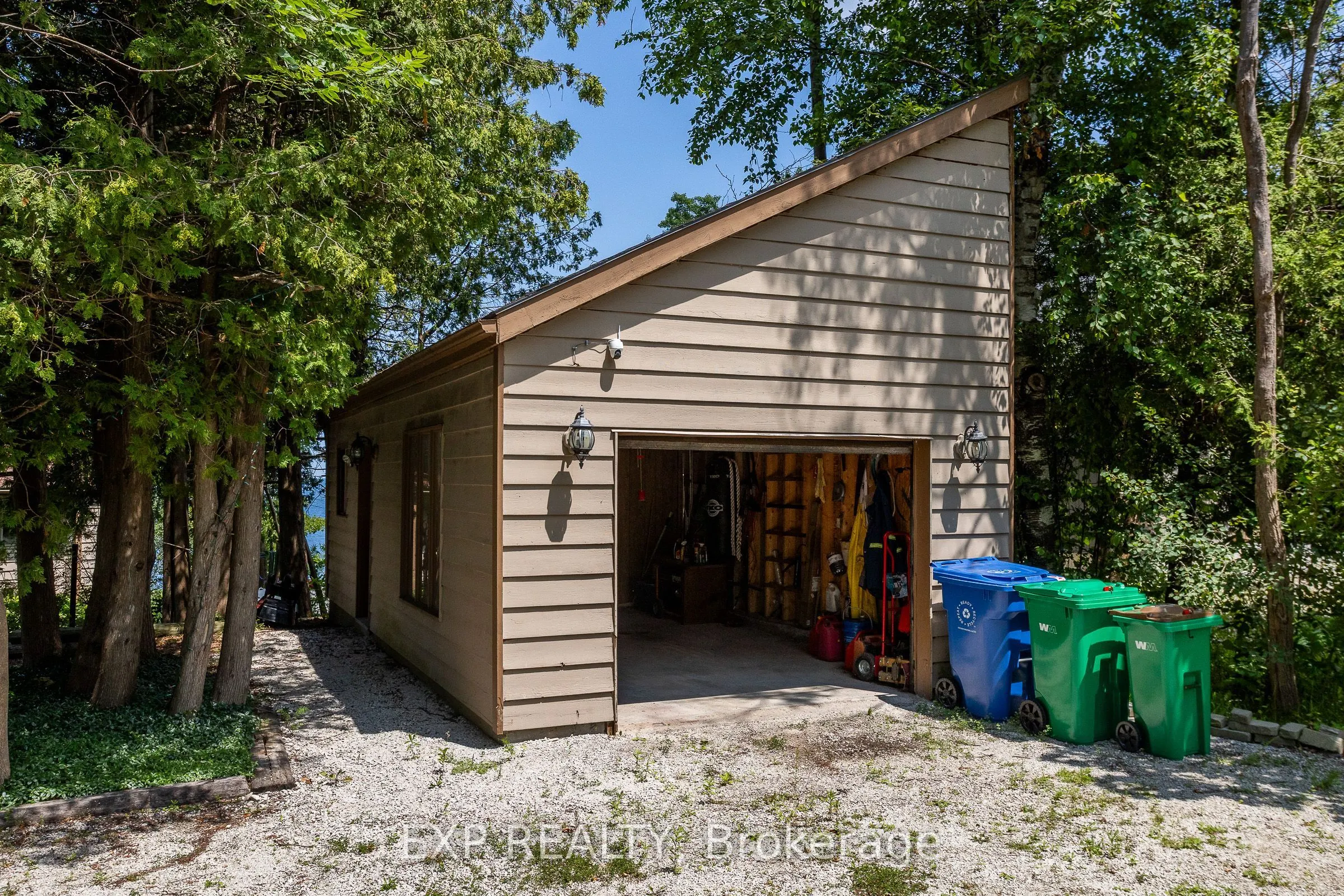 121 Ivy Drive