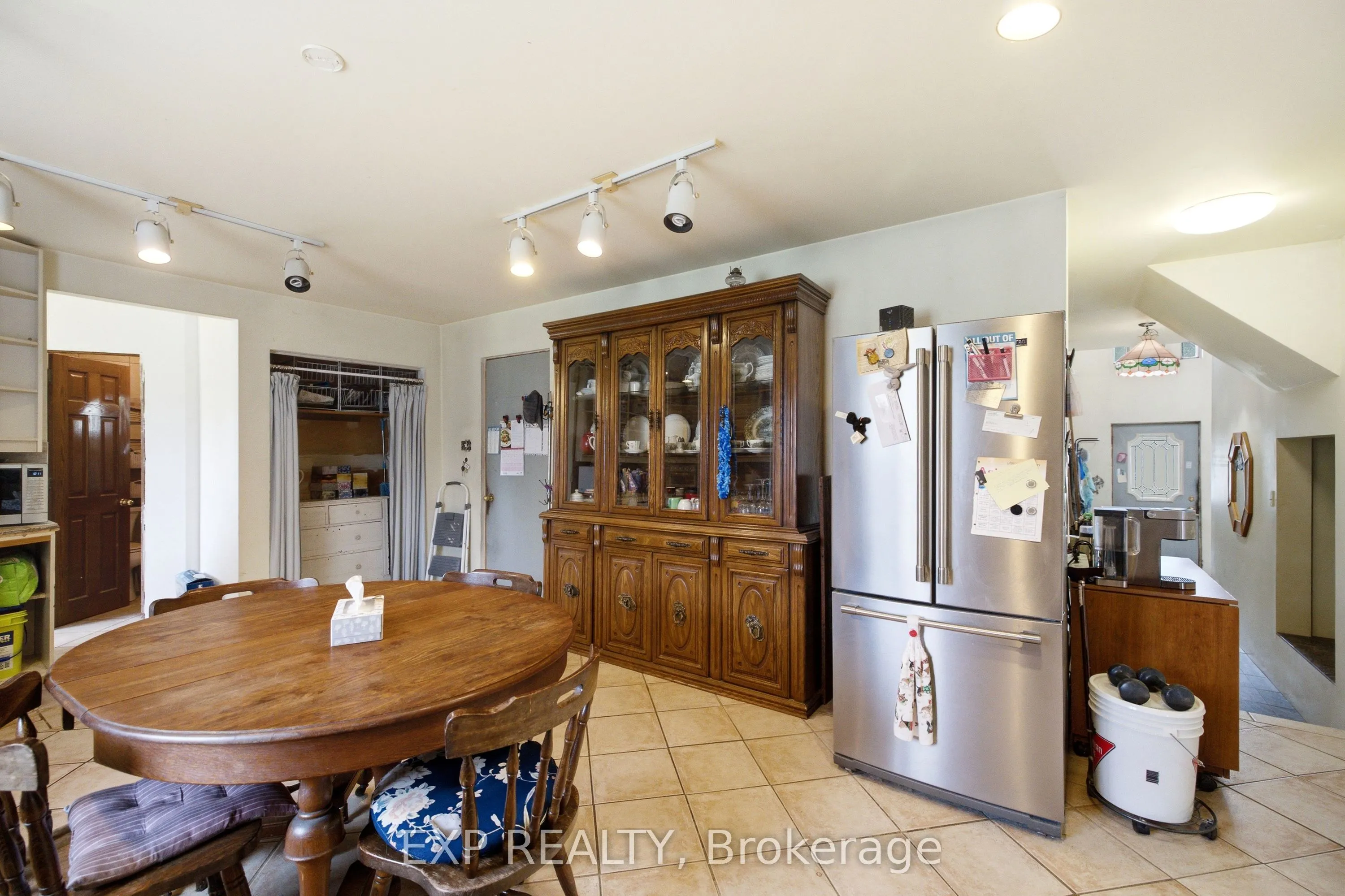 104 Sideroad 18 Road