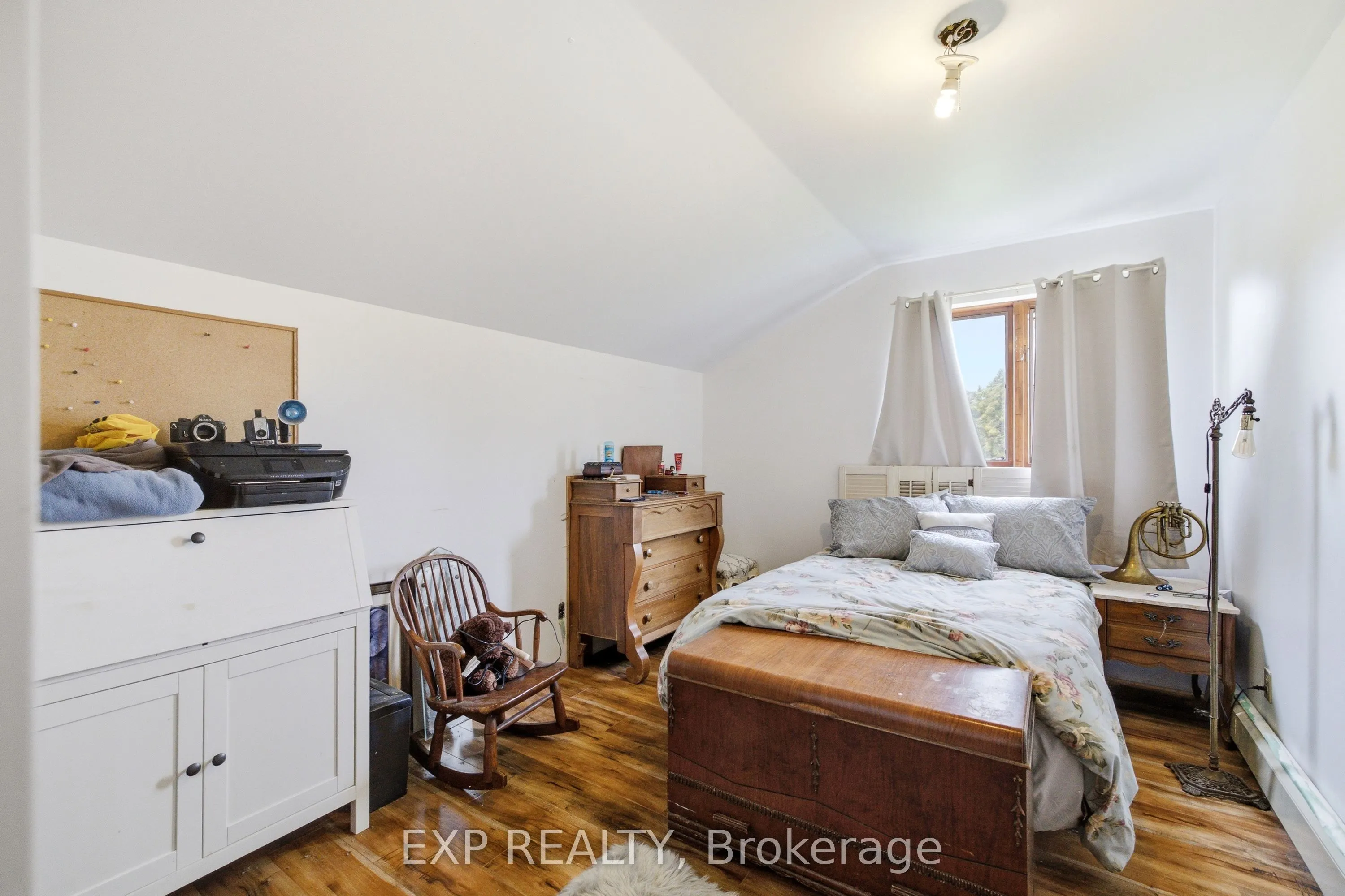 104 Sideroad 18 Road
